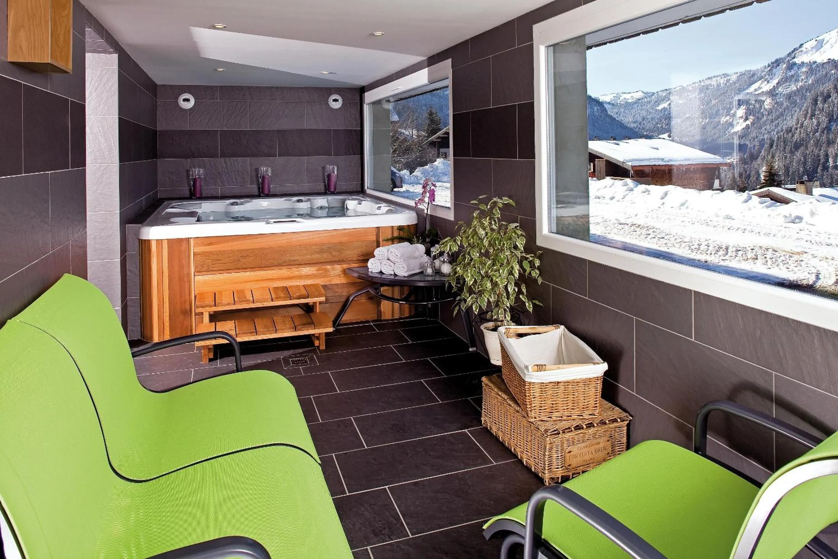 Hot Tub in Hôtel Belalp