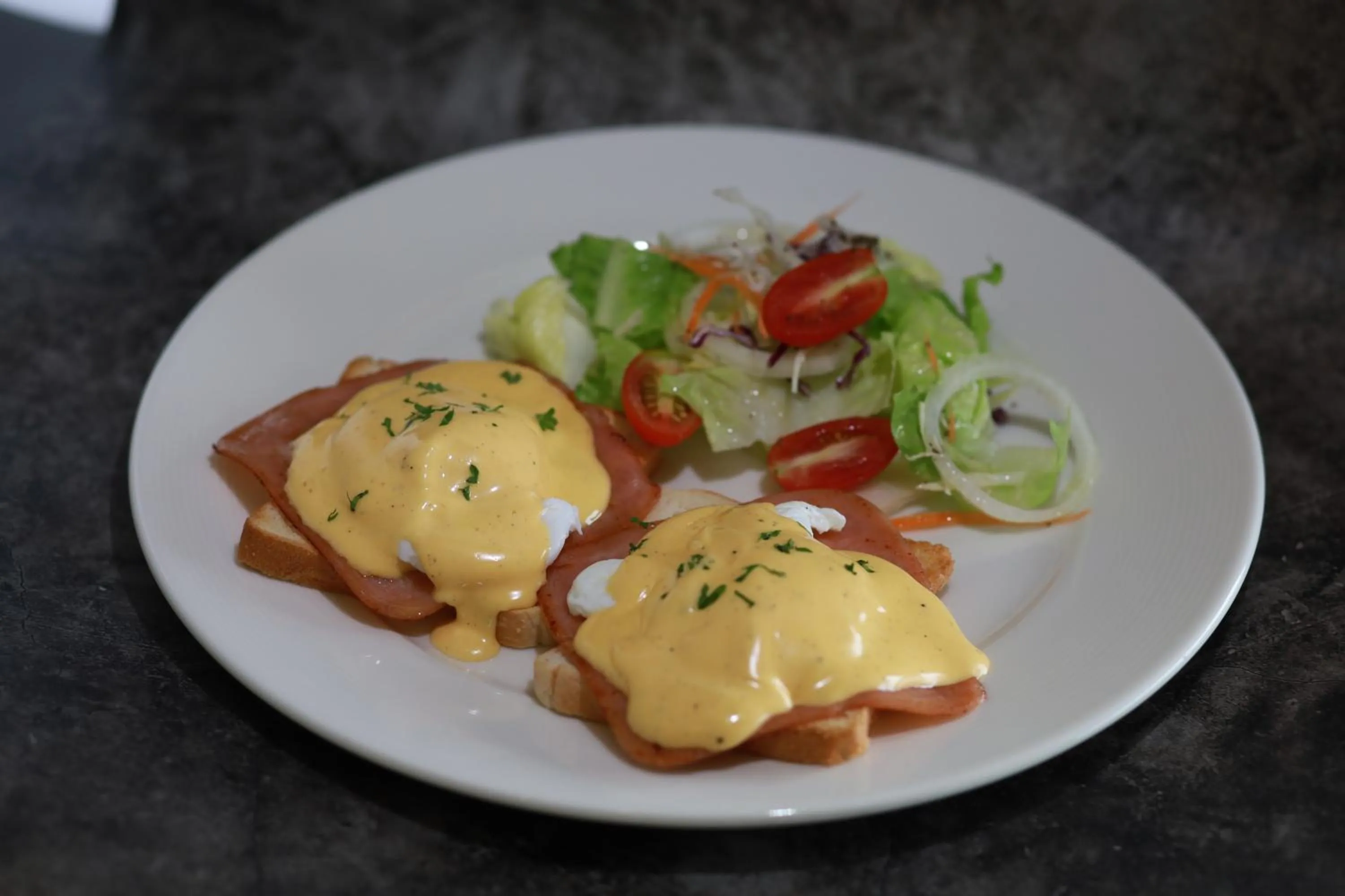 Restaurant/places to eat in Bor Saen Pool Villa