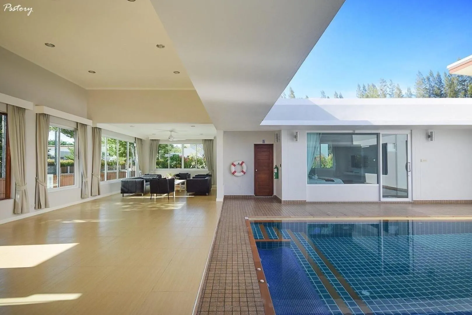 Swimming pool in Bor Saen Pool Villa