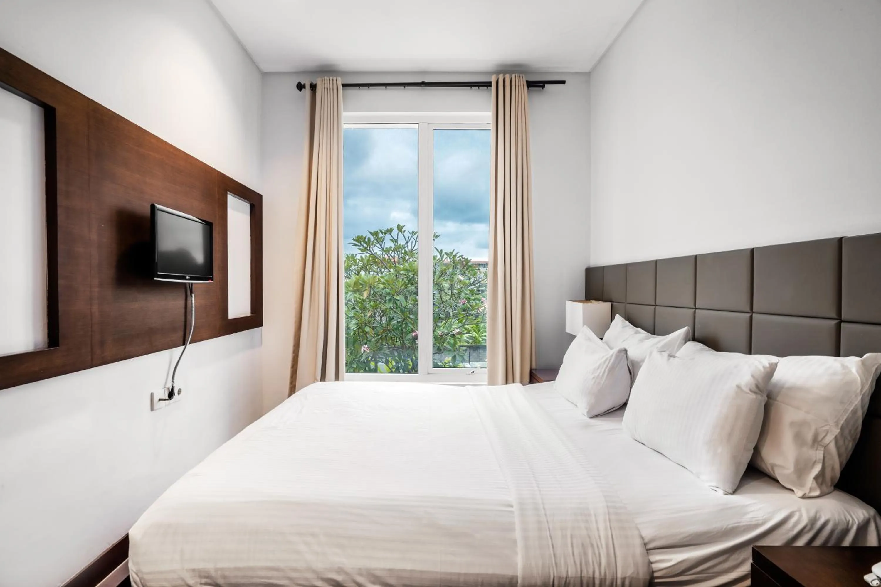 Bed in Danoya Private Luxury Residences