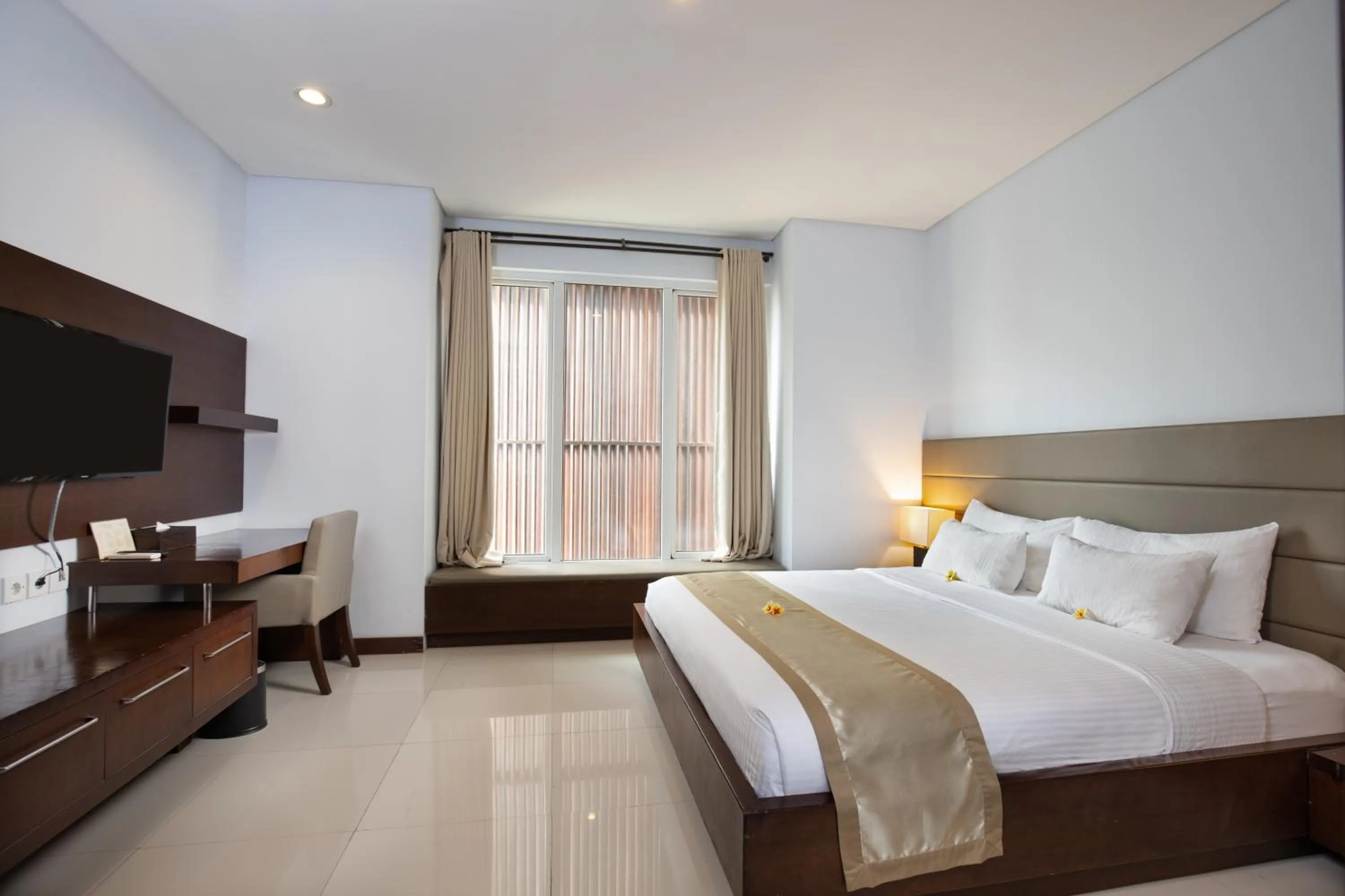 Bed in Danoya Private Luxury Residences