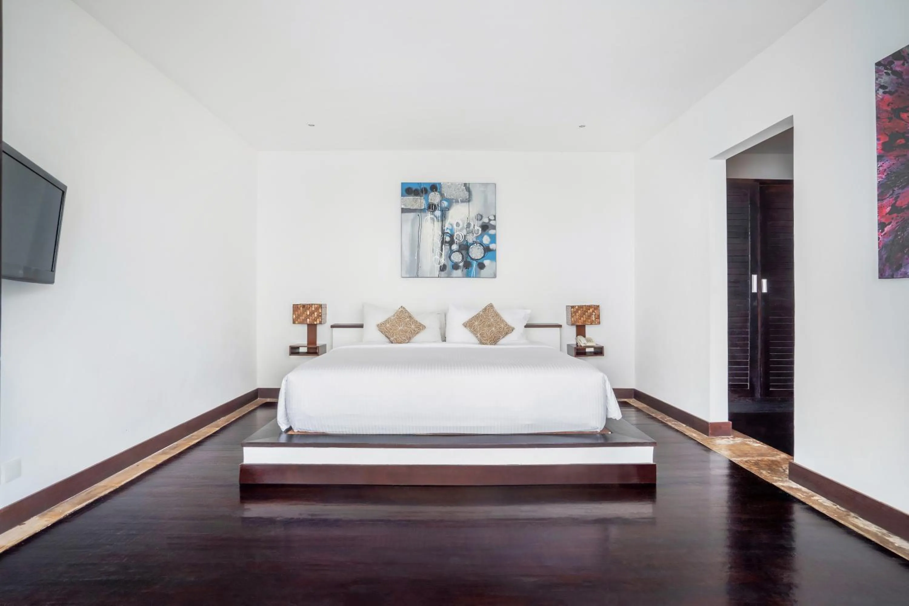 Bed in Danoya Private Luxury Residences