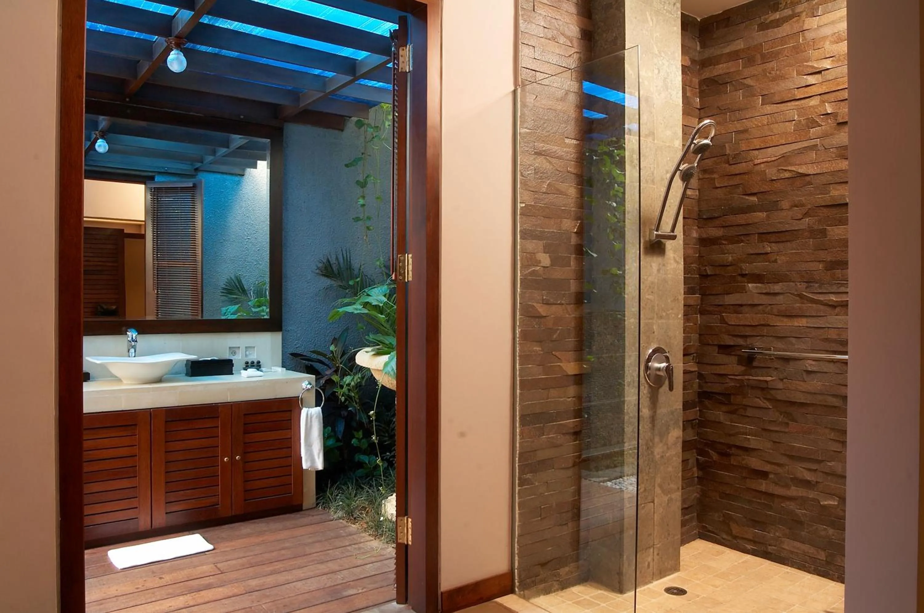 Bathroom in Danoya Private Luxury Residences