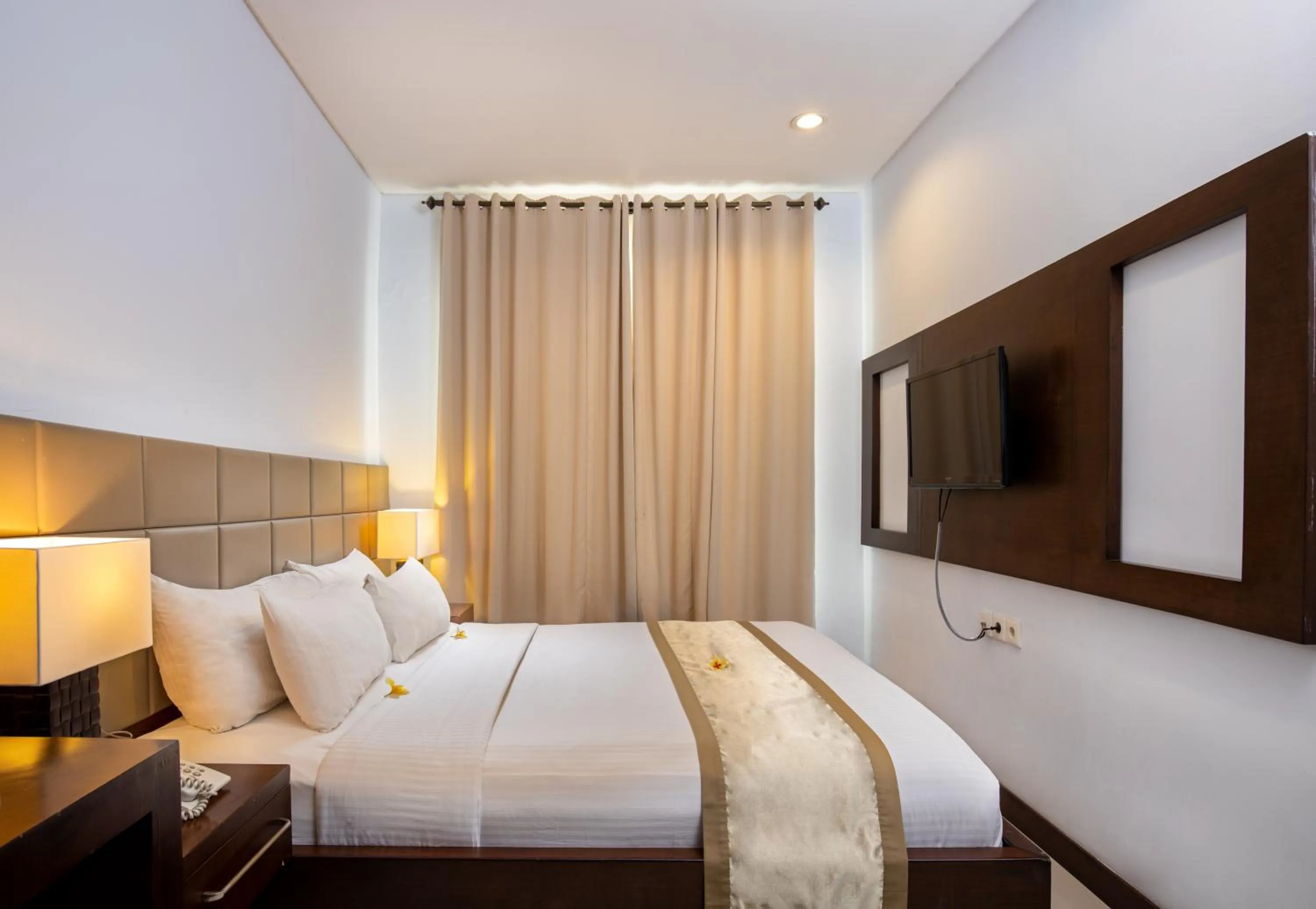 Bed in Danoya Private Luxury Residences