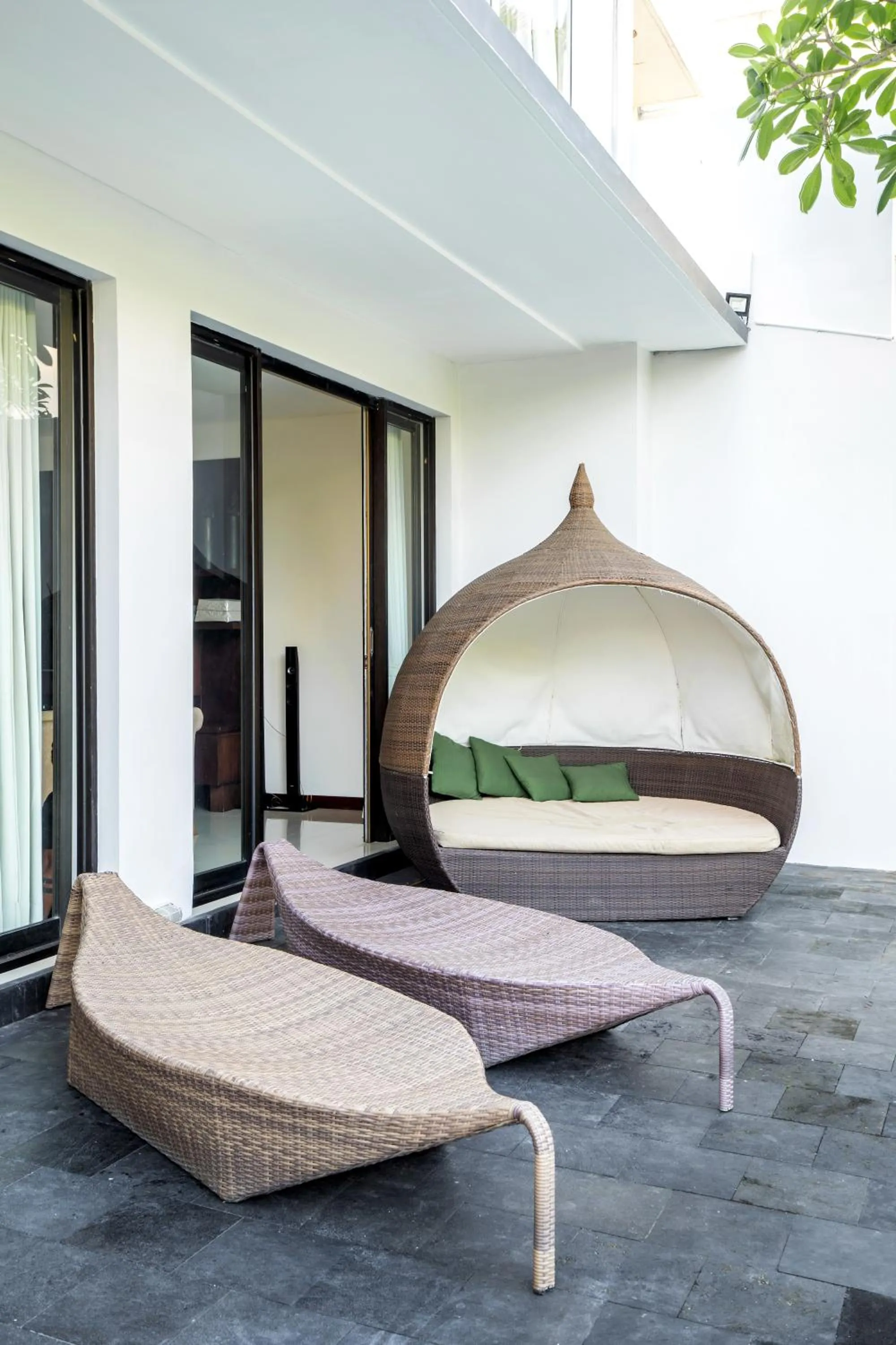 sunbed in Danoya Private Luxury Residences