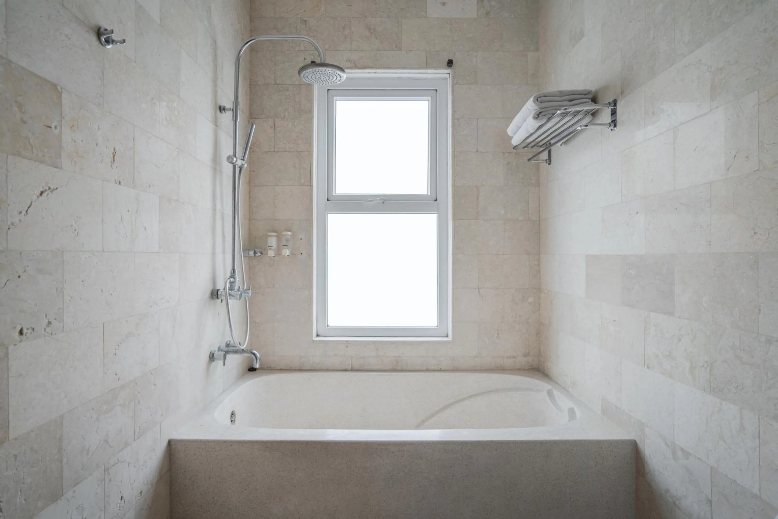 Shower in Danoya Private Luxury Residences