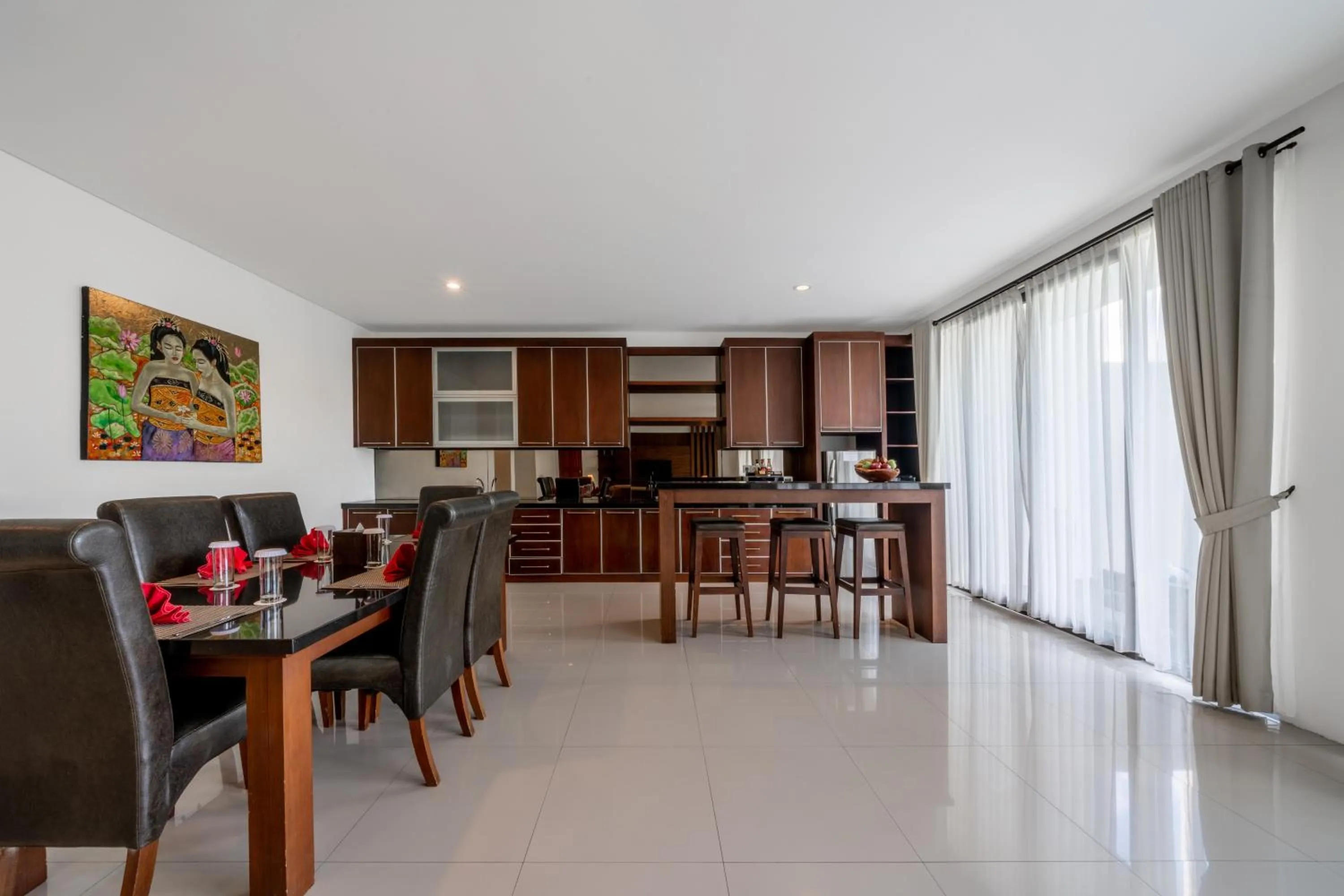 Dining area in Danoya Private Luxury Residences