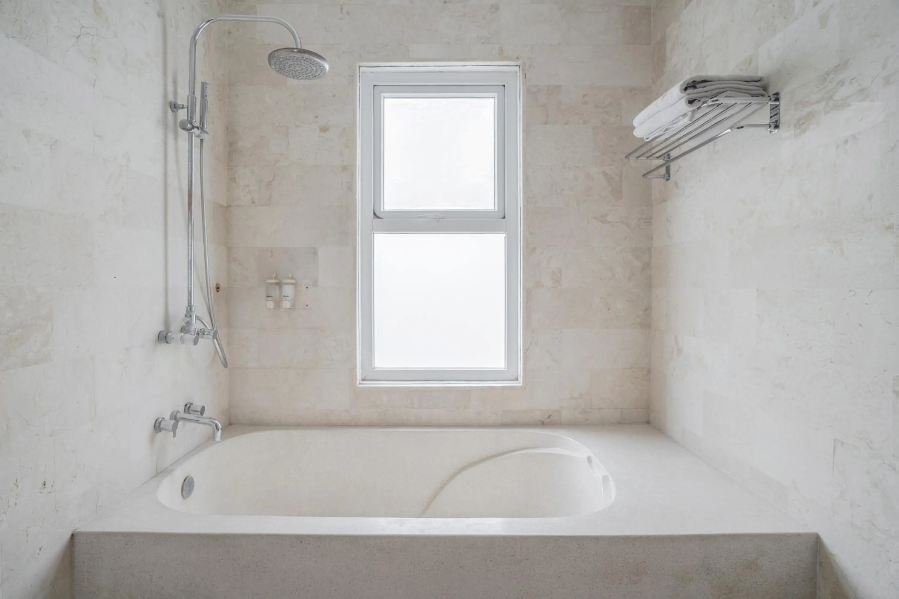 Shower in Danoya Private Luxury Residences