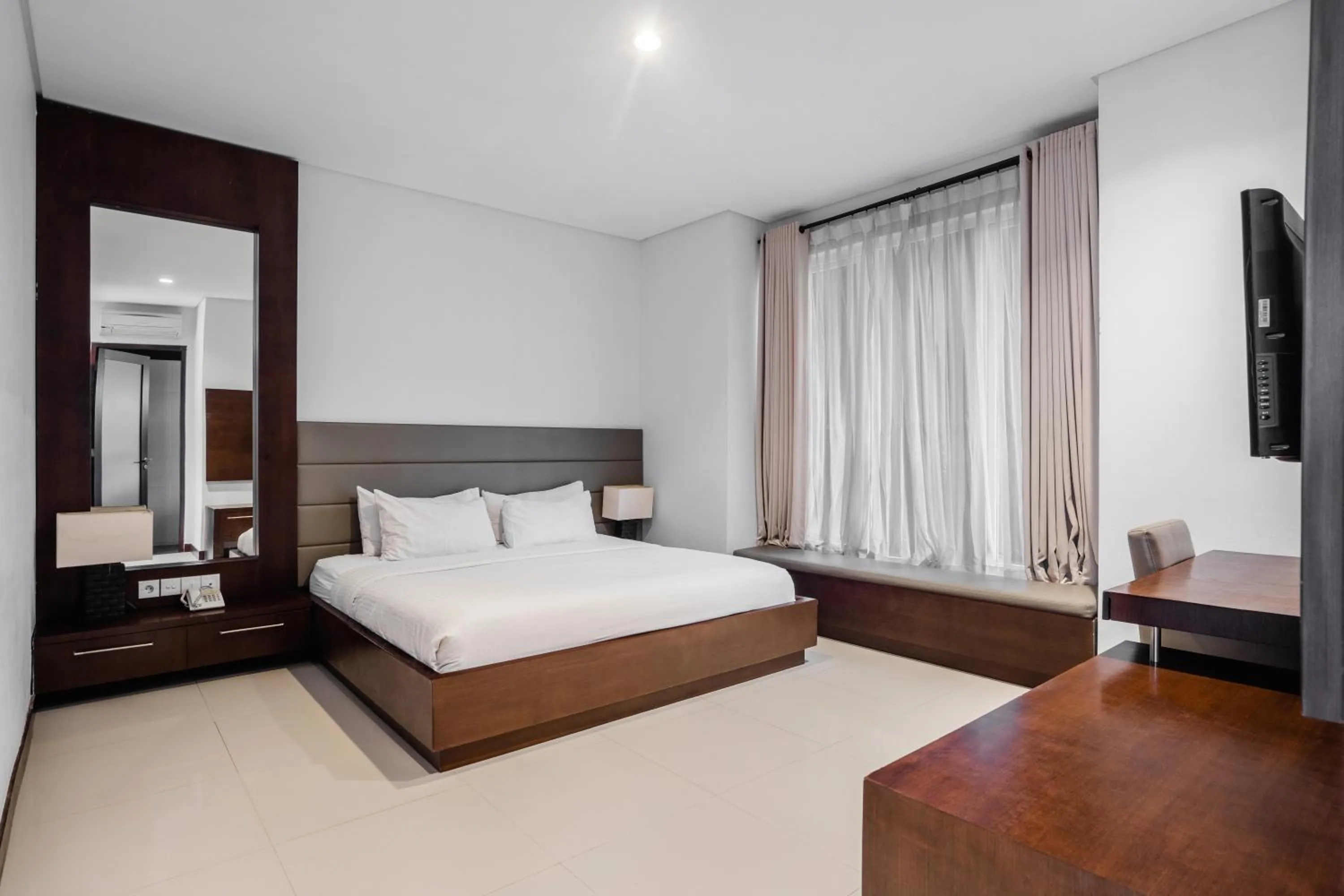 Bed in Danoya Private Luxury Residences