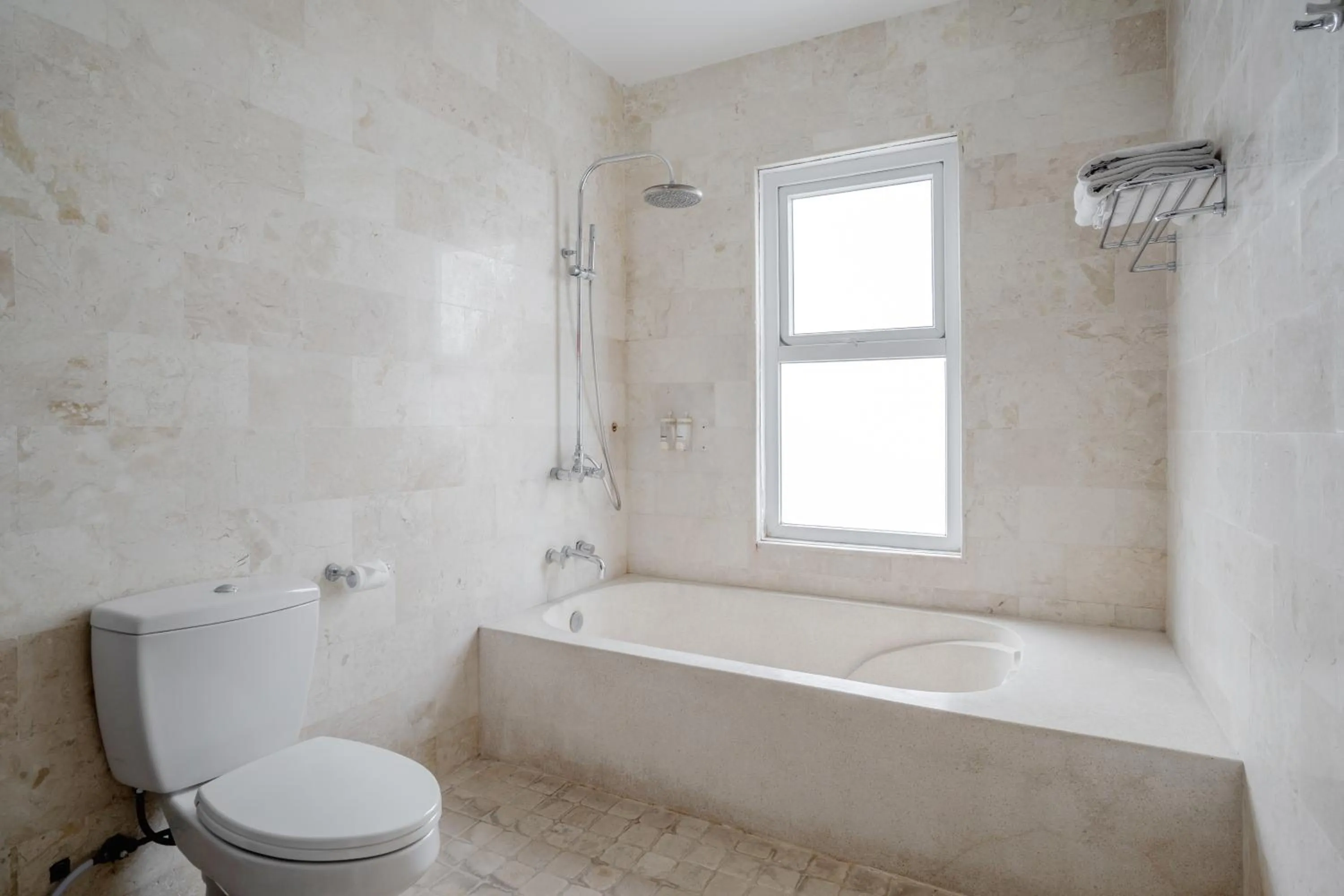 Shower in Danoya Private Luxury Residences