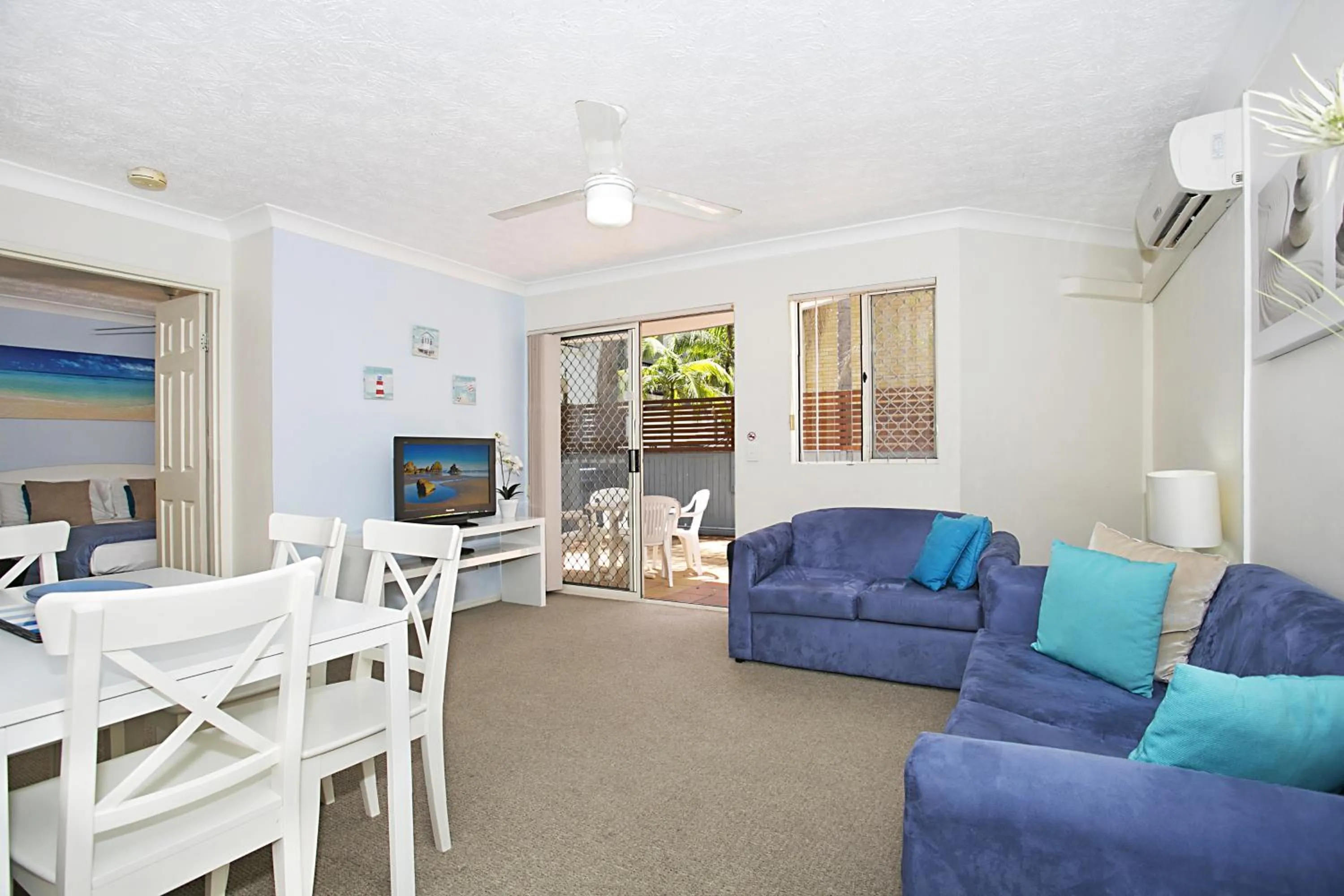 Living room in Santana Resort Surfers Paradise
