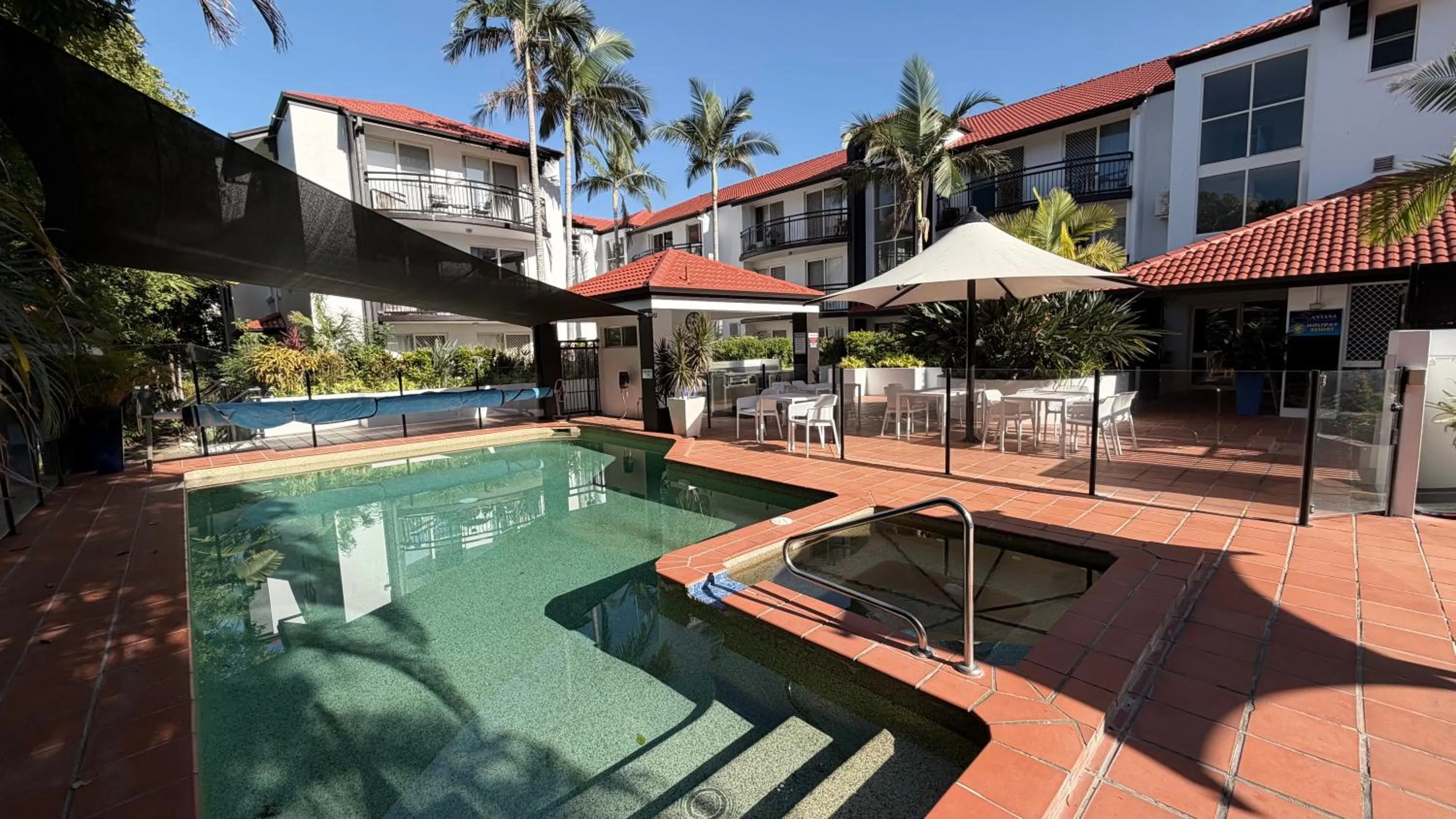 BBQ facilities in Santana Resort Surfers Paradise