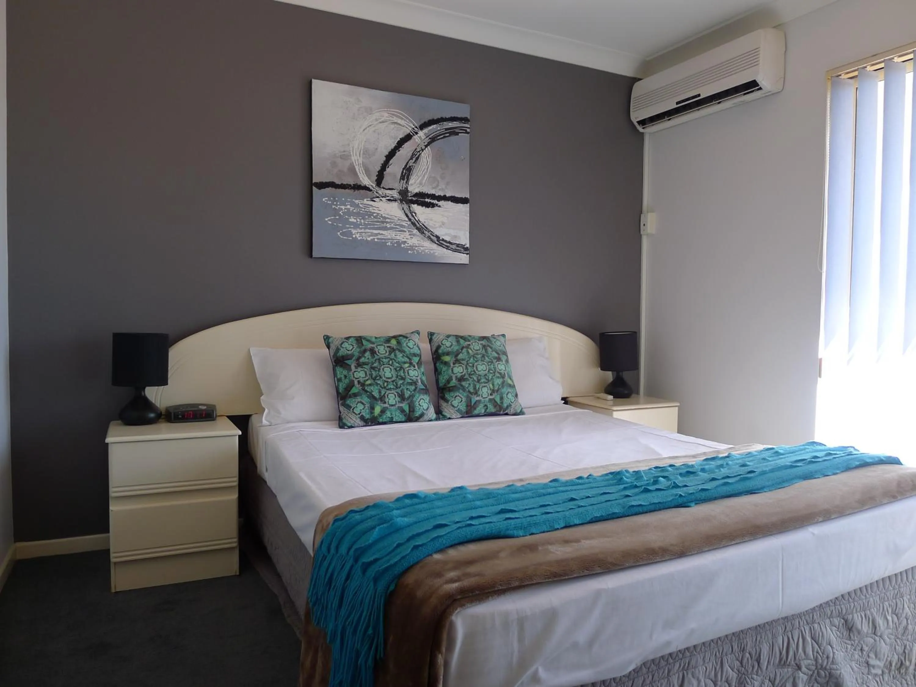 Bed in Santana Resort Surfers Paradise