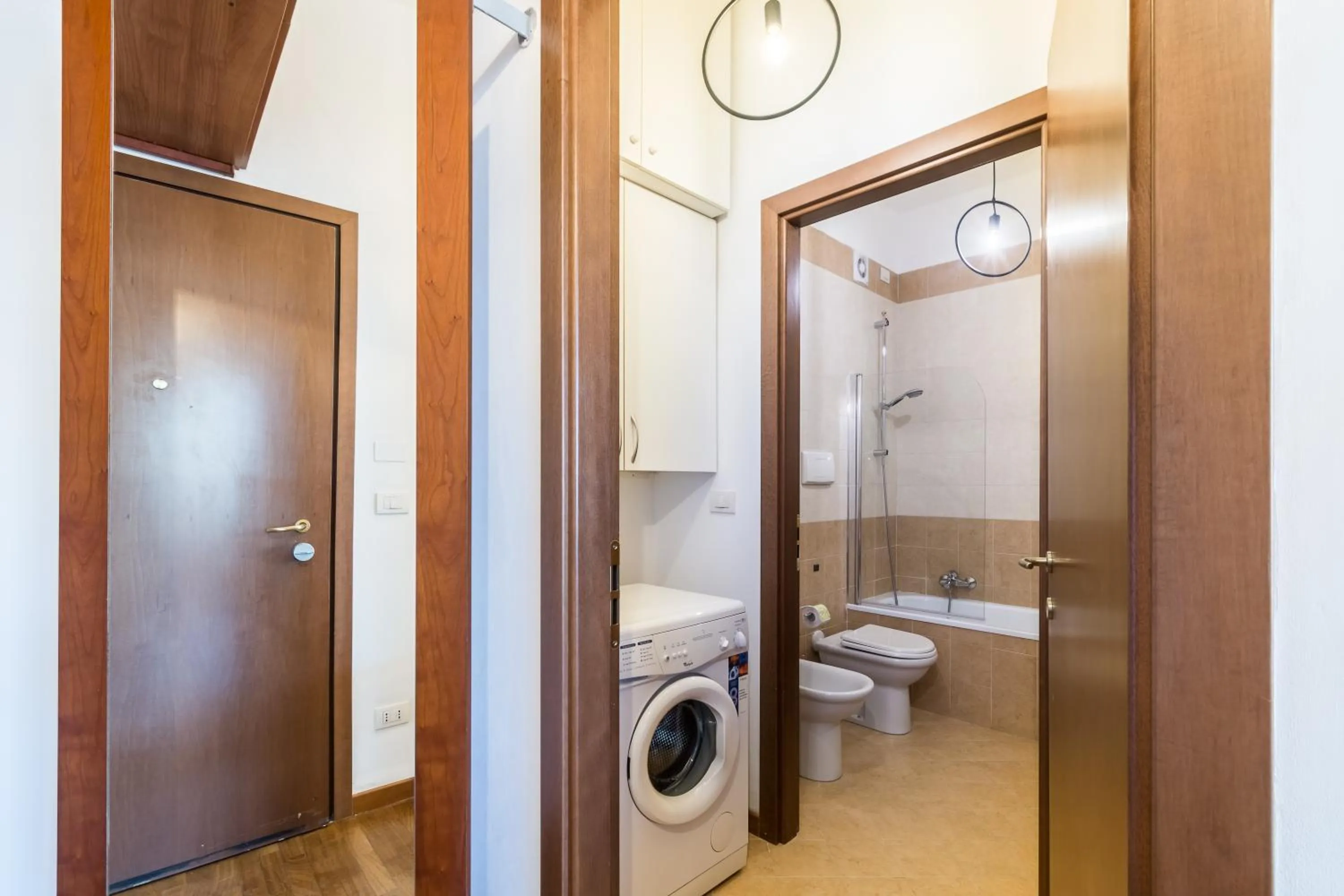 Bathroom in 4 Star Family & Friends Apt - Self Check-in