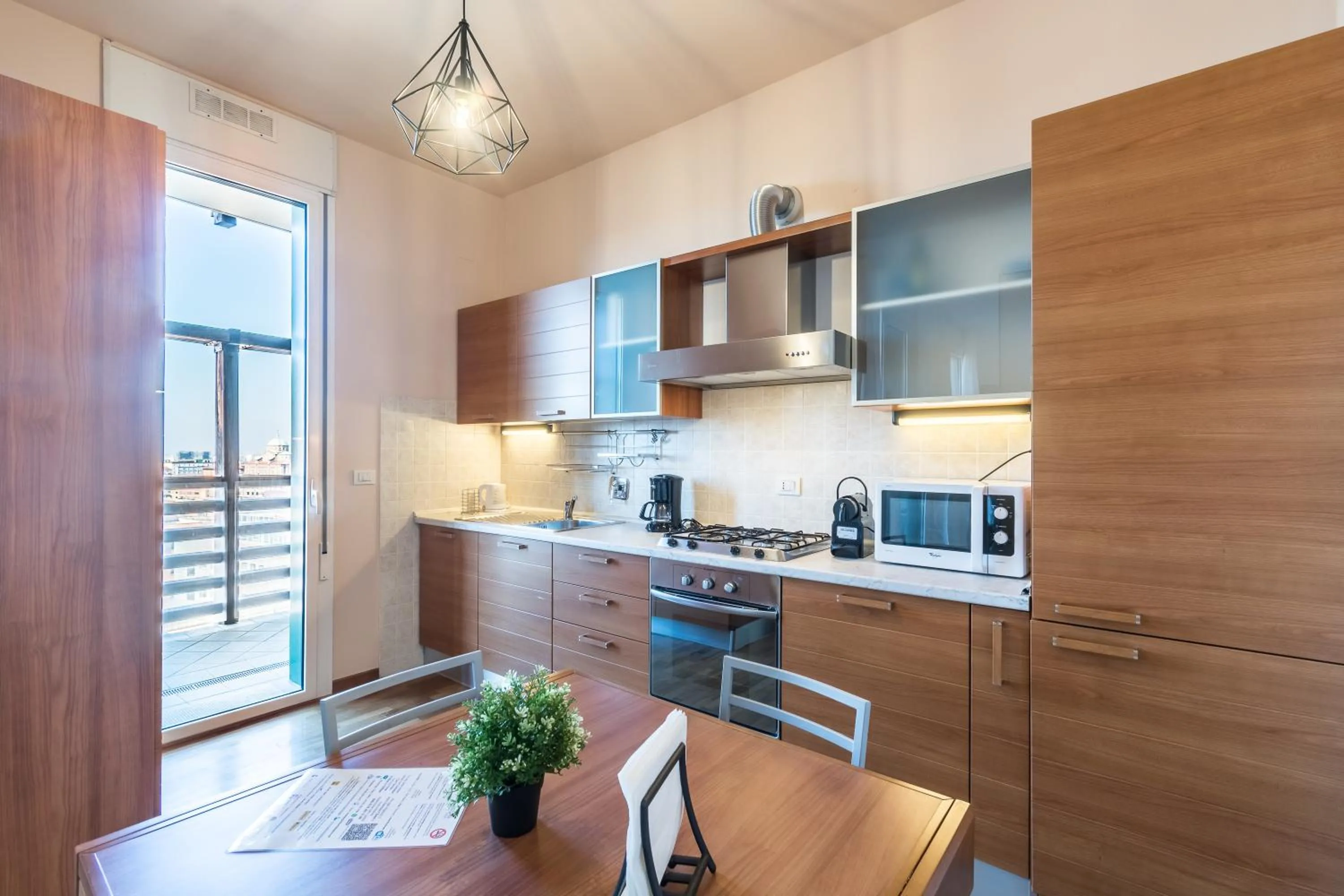 Kitchen or kitchenette in 4 Star Family & Friends Apt - Self Check-in