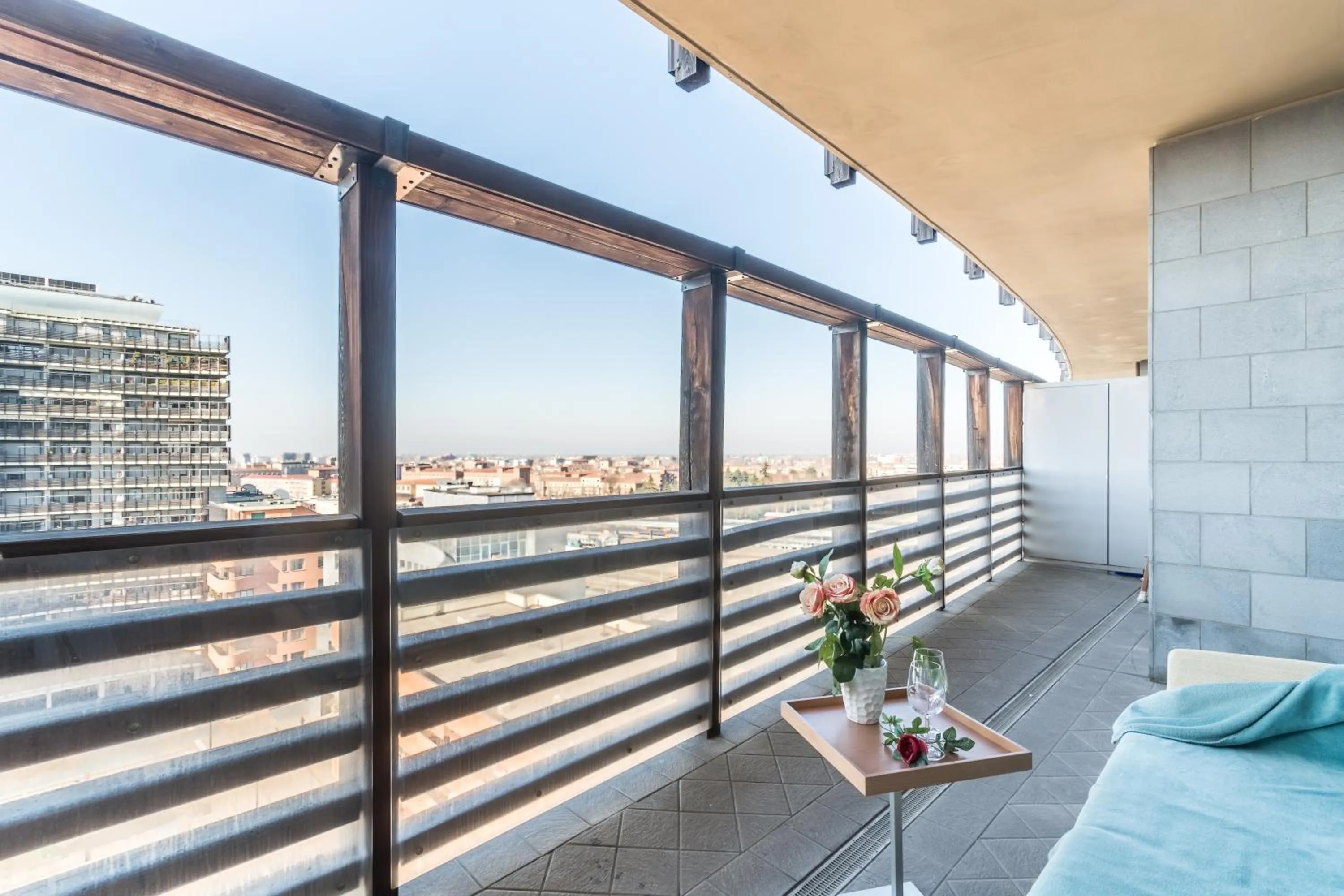 Balcony/Terrace in 4 Star Family & Friends Apt - Self Check-in