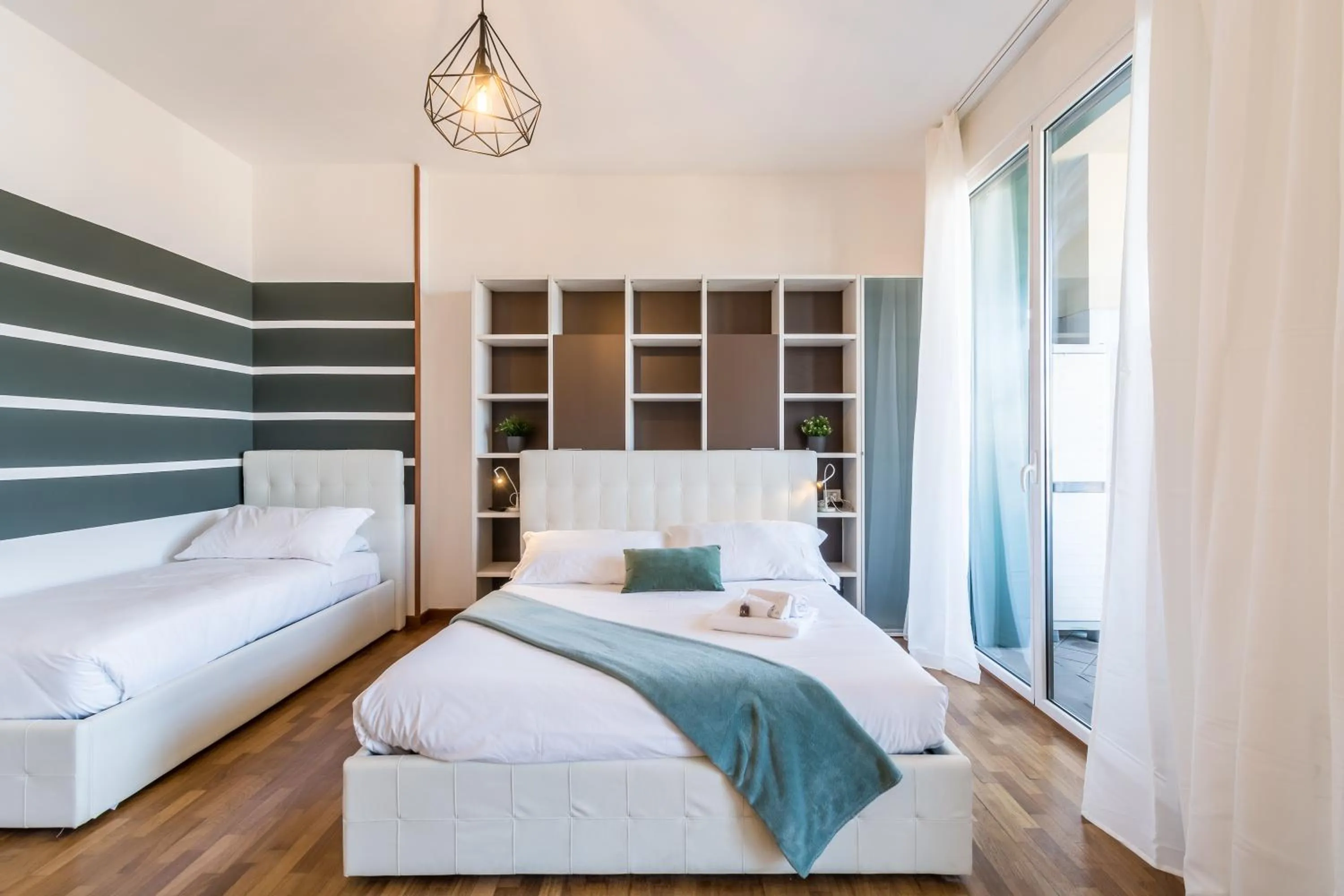 Bed in 4 Star Family & Friends Apt - Self Check-in