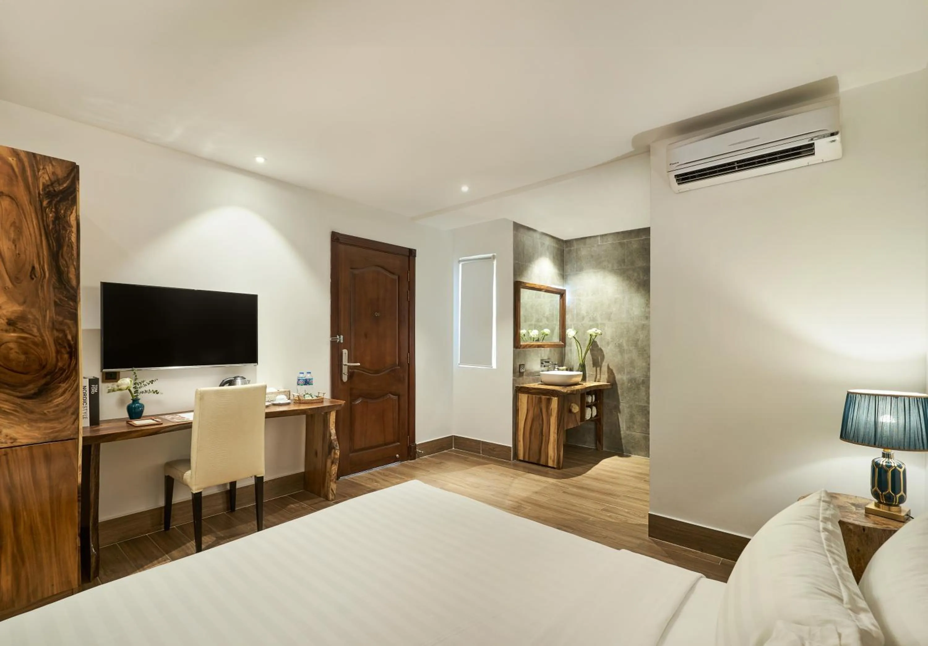 Bed in Blue Diamond Hotel