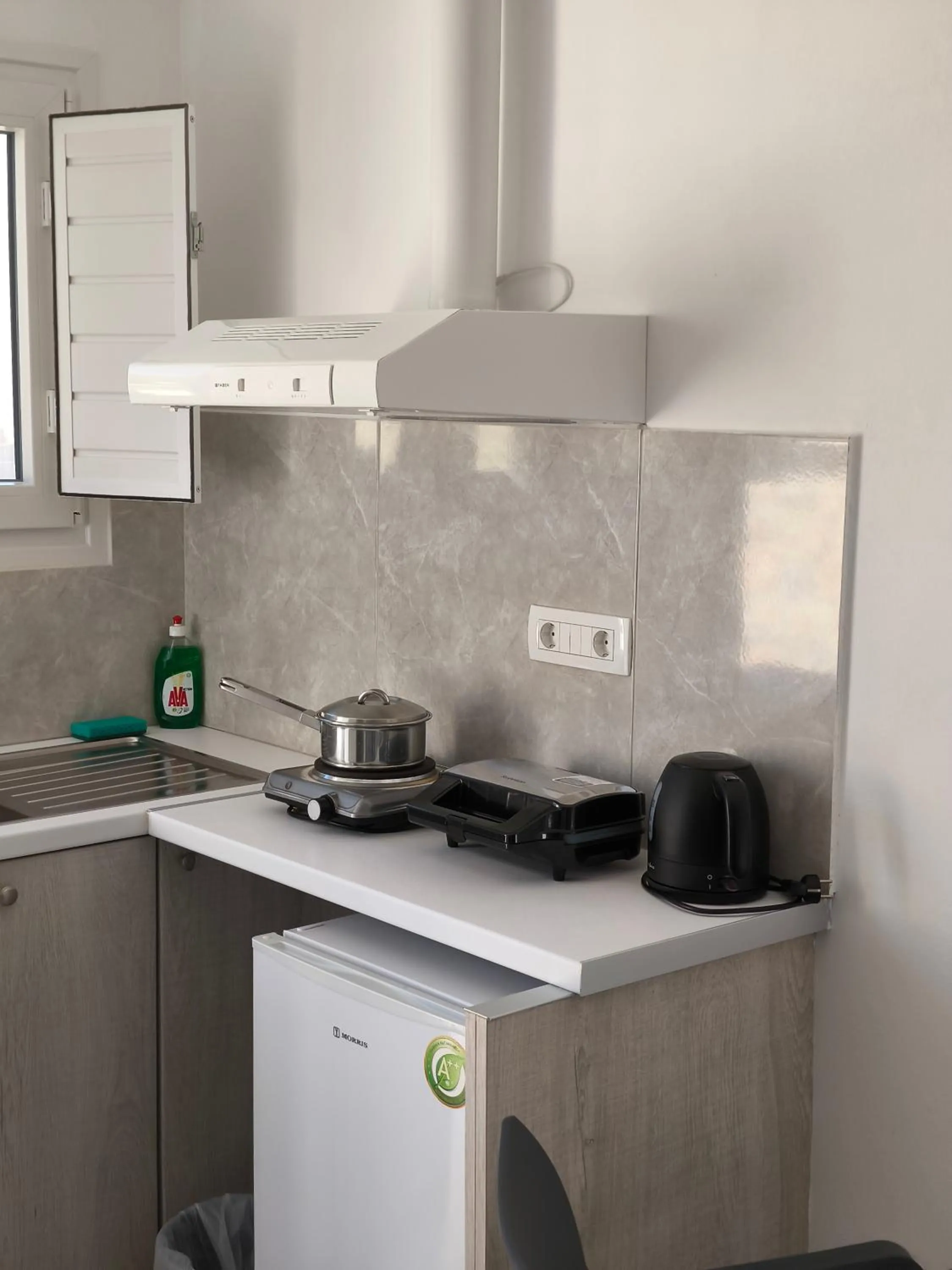 Kitchen or kitchenette in Mary Rooms