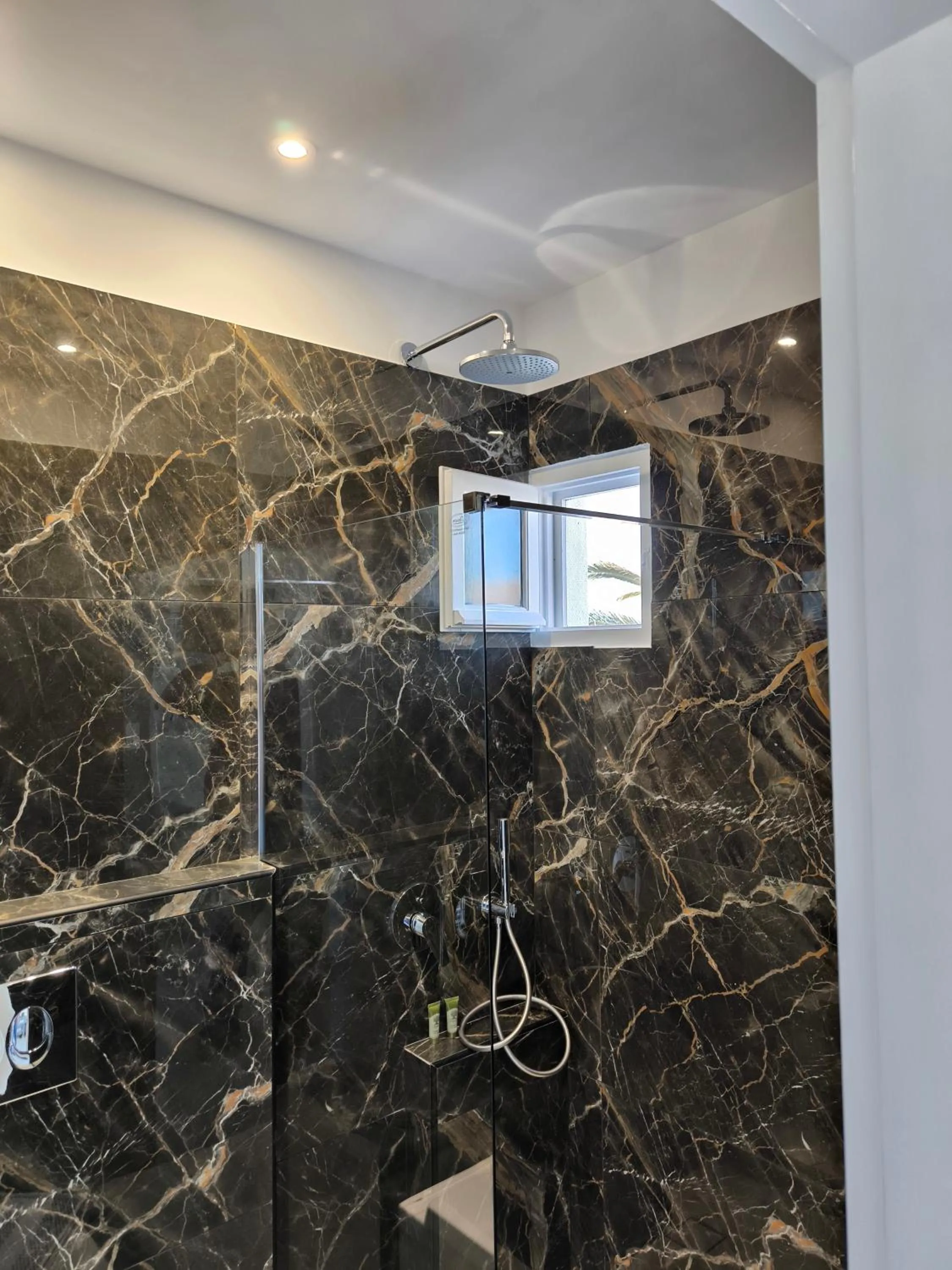 Shower in Mary Rooms