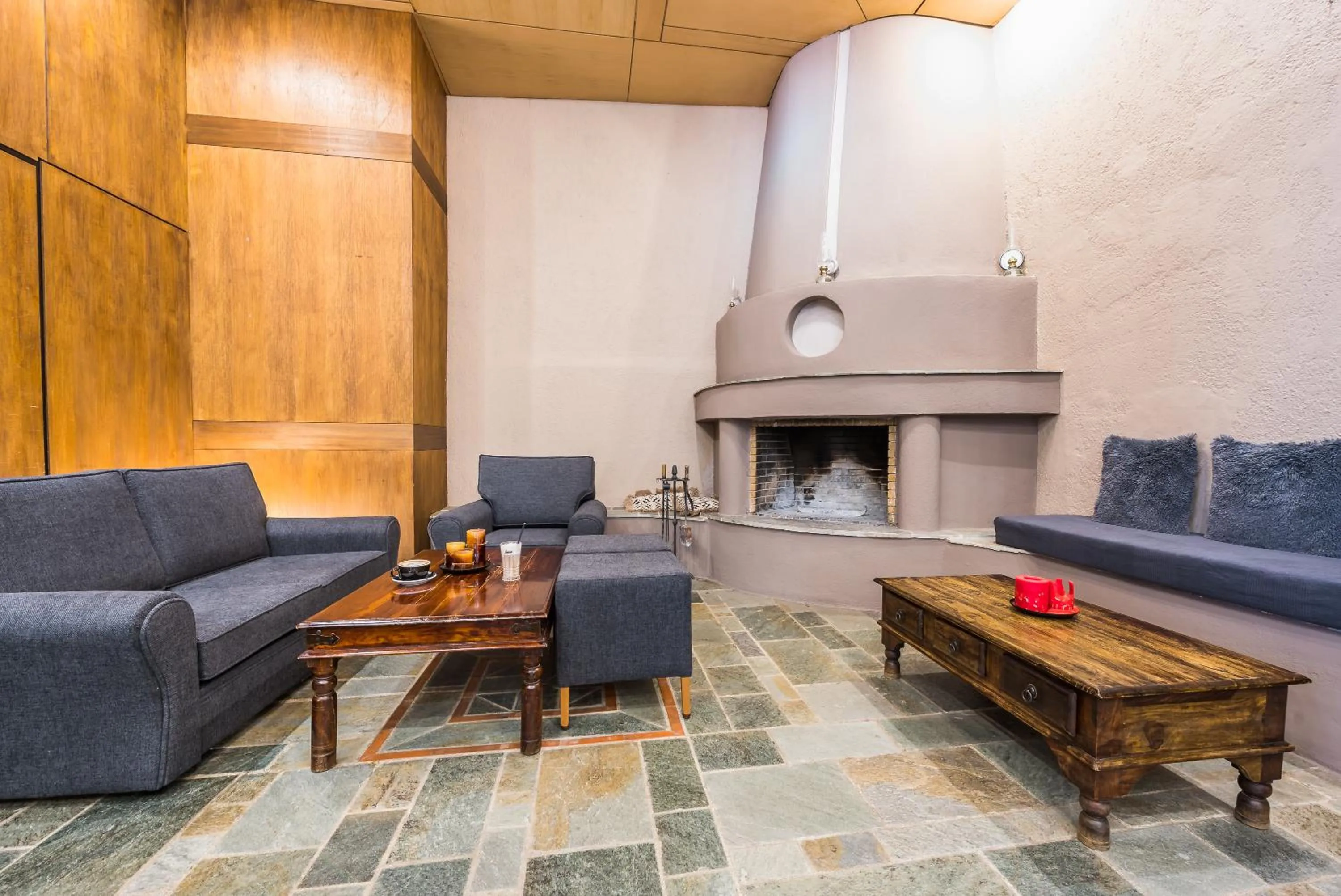 Lobby or reception in Arahova Inn Hotel