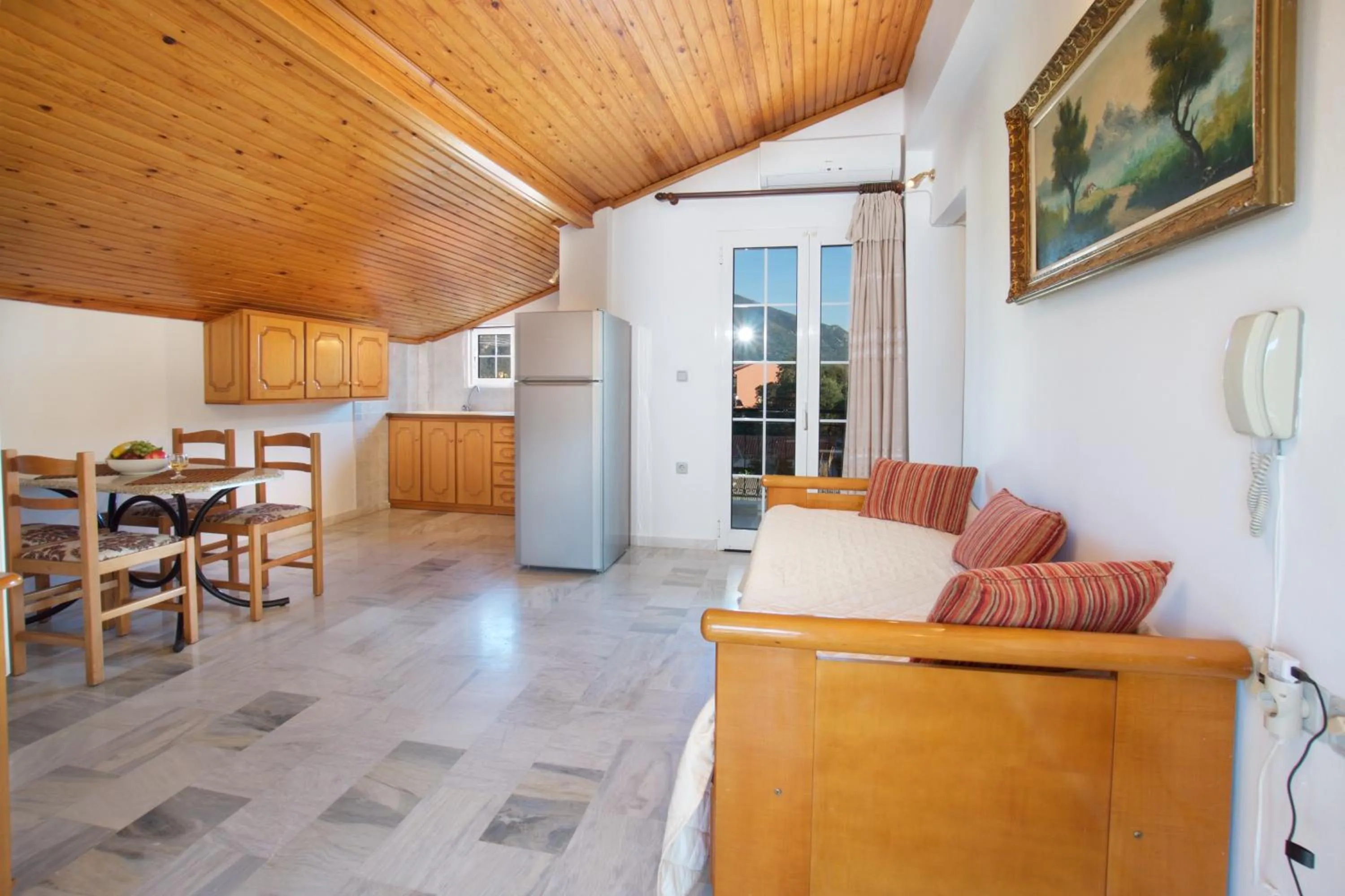 Photo of the whole room in Diamanto Complex