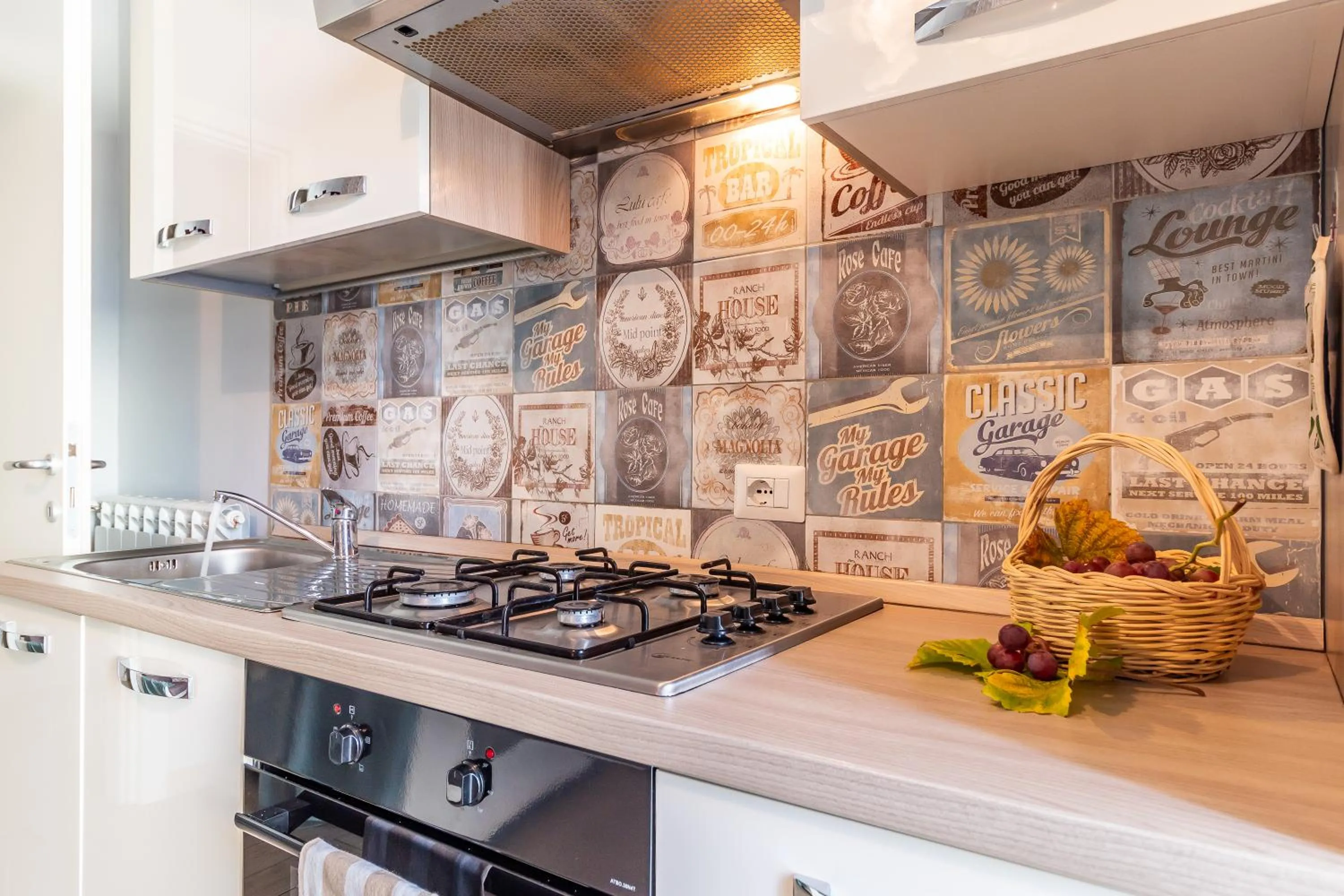 Kitchen or kitchenette in La Casa Rosa