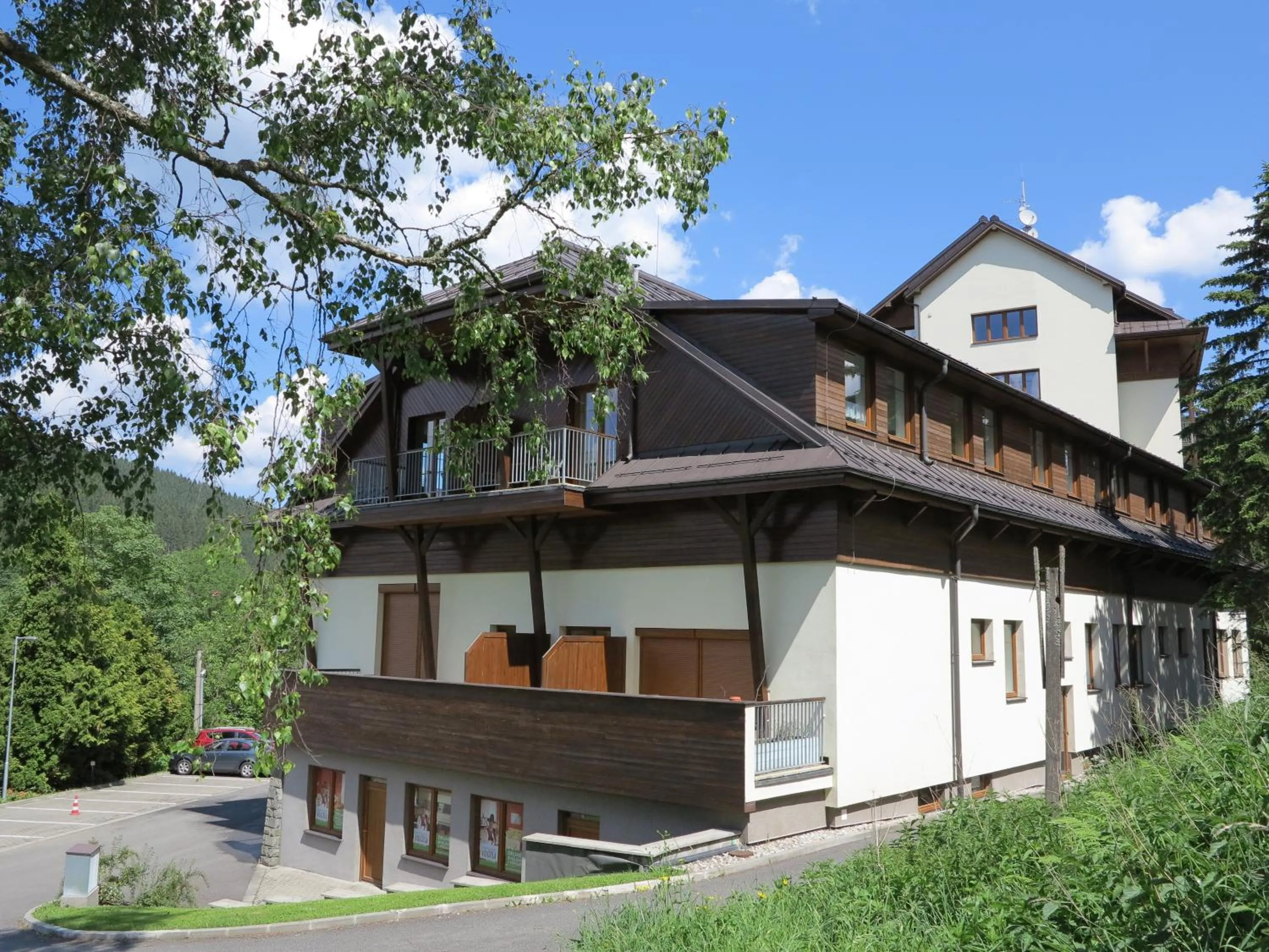 Property building in Apartman Razula
