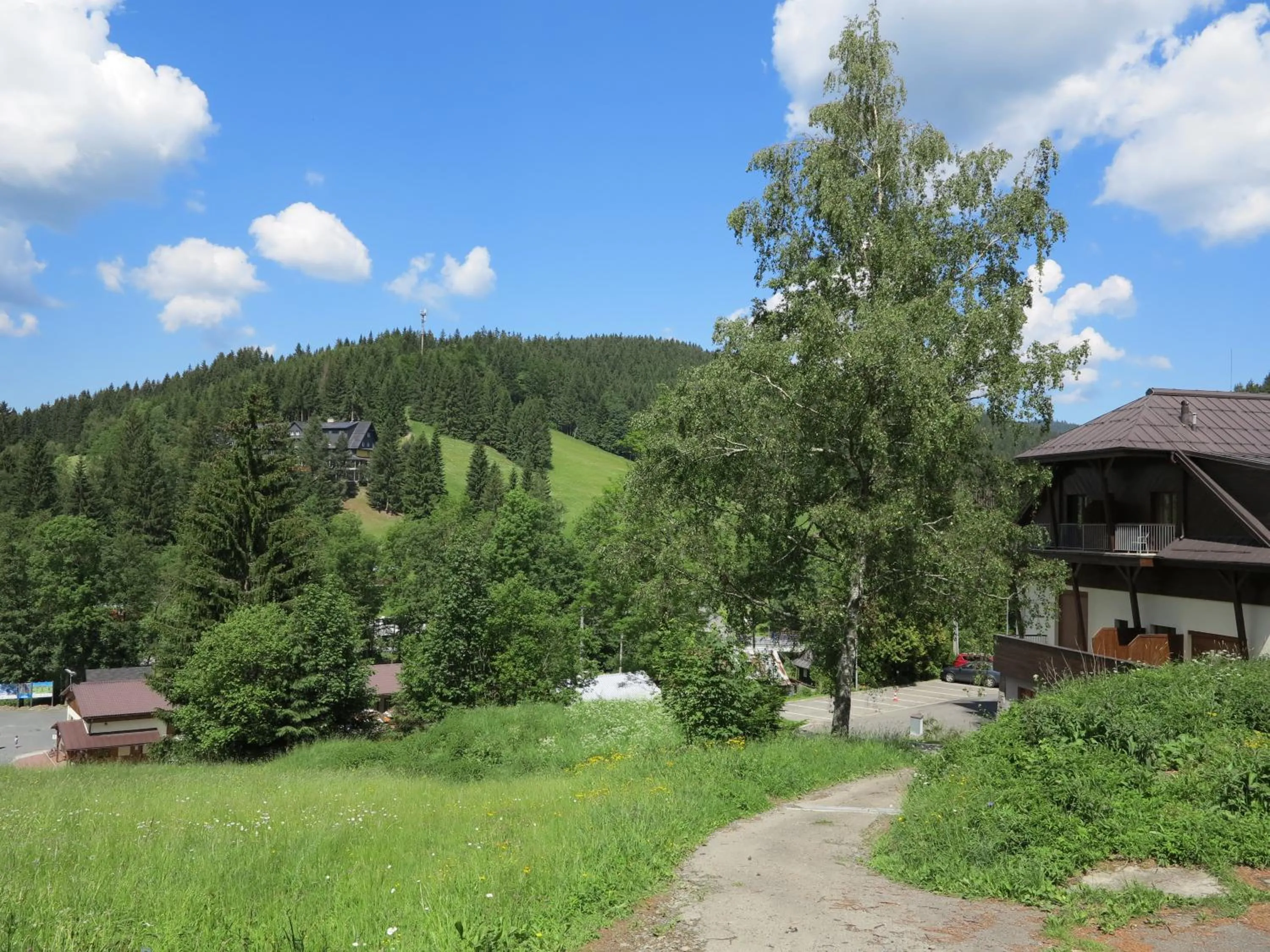 Property building in Apartman Razula