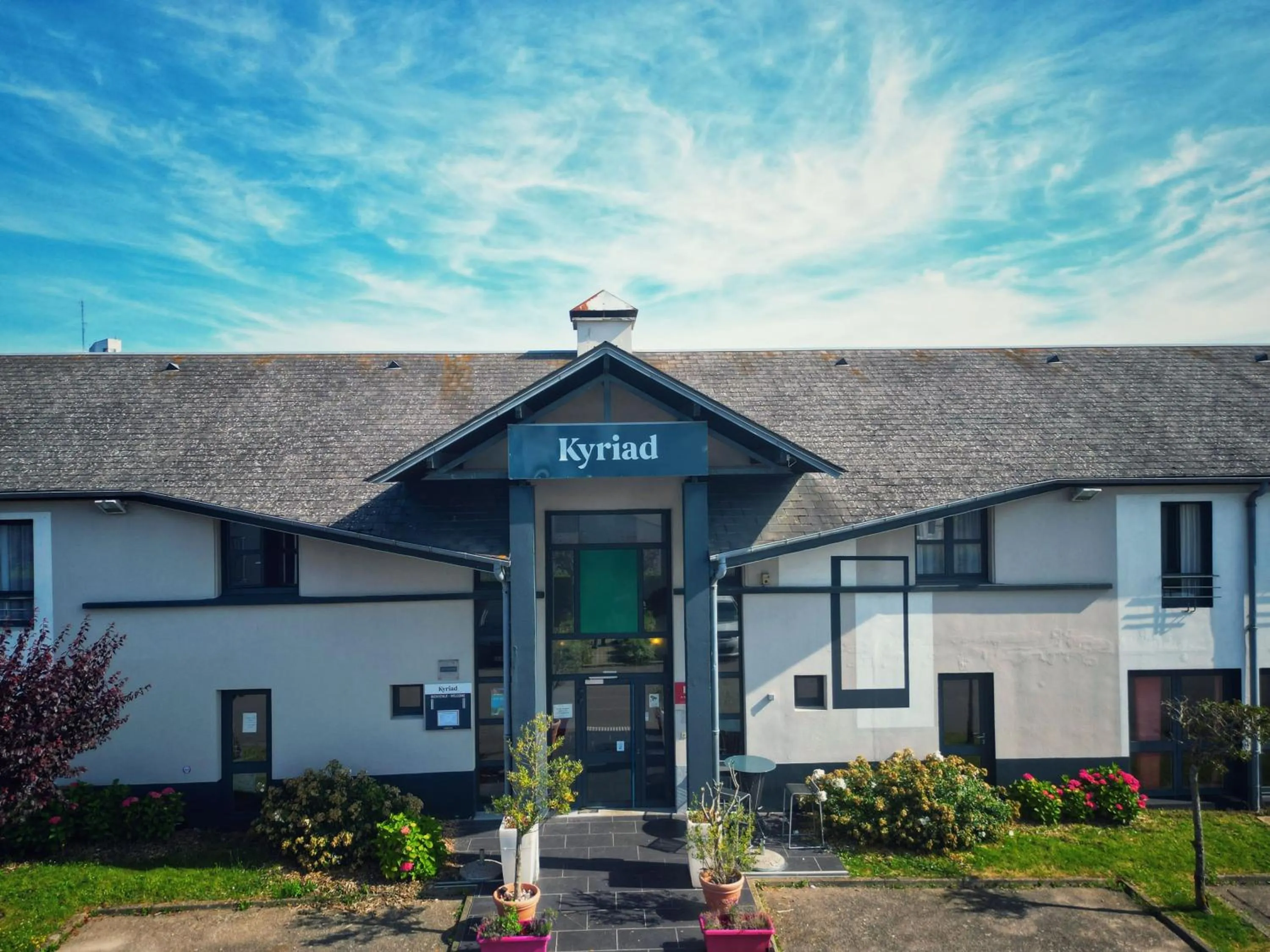 Property building in Hôtel Kyriad Dieppe