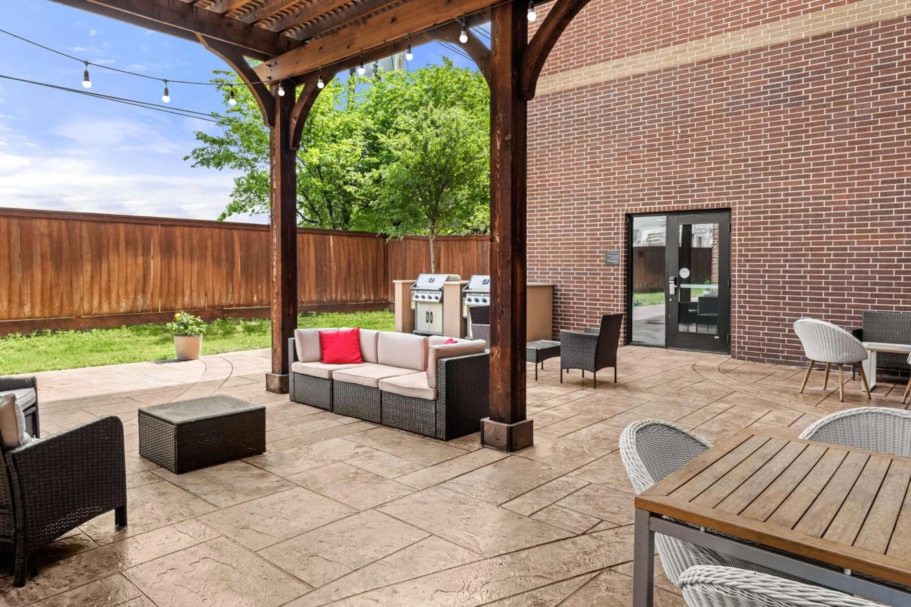 Patio in Homewood Suites By Hilton San Marcos
