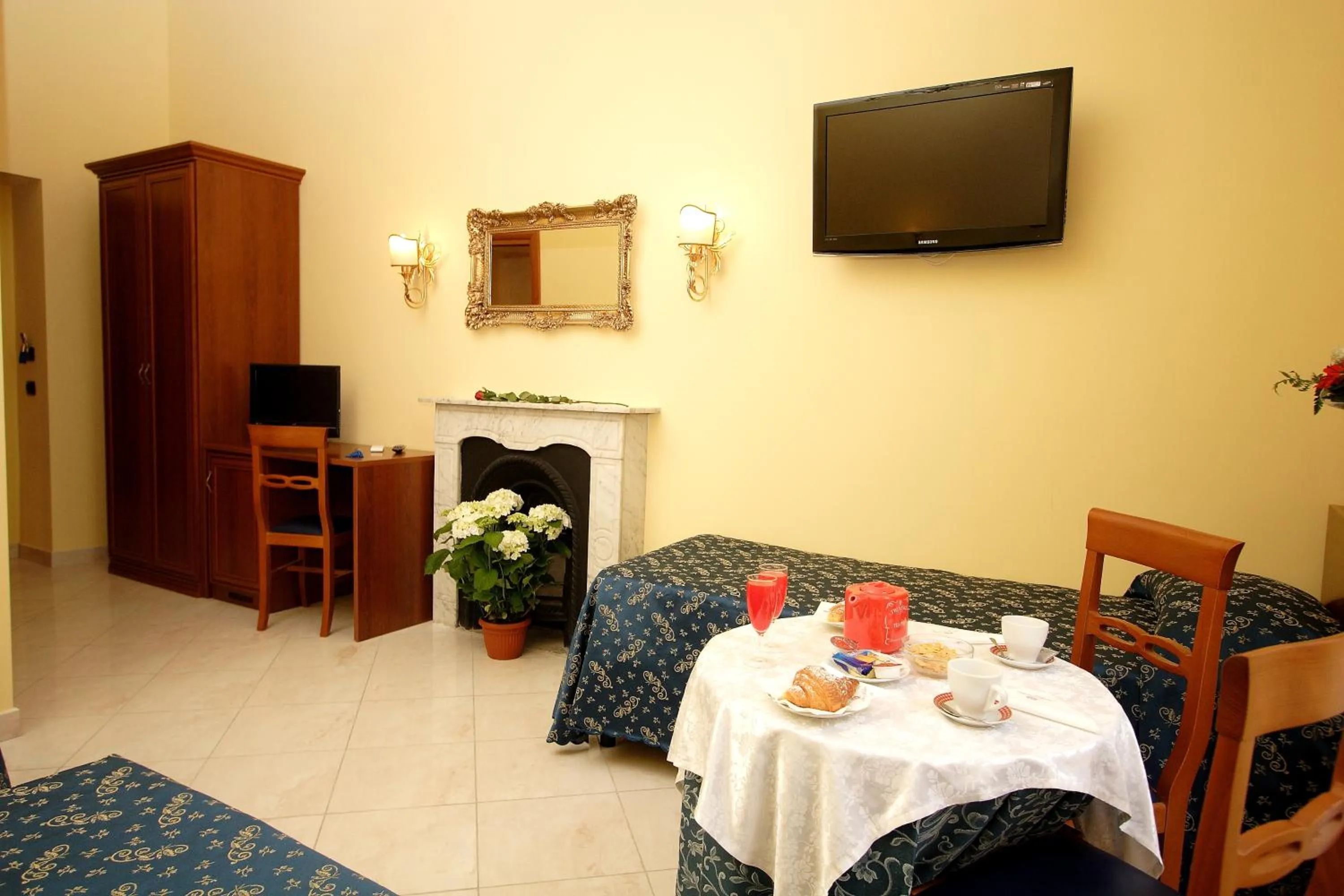 Bed in Caroline Suite