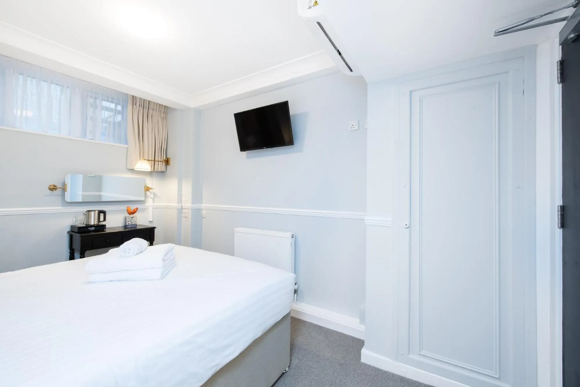 Bed in Americana Hotel