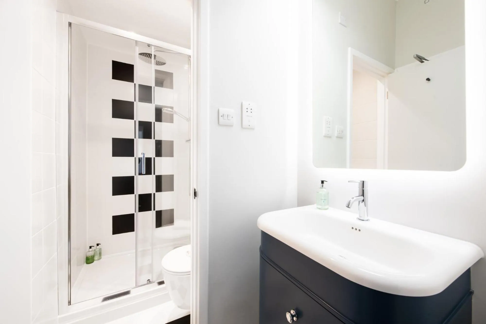 Shower in Americana Hotel