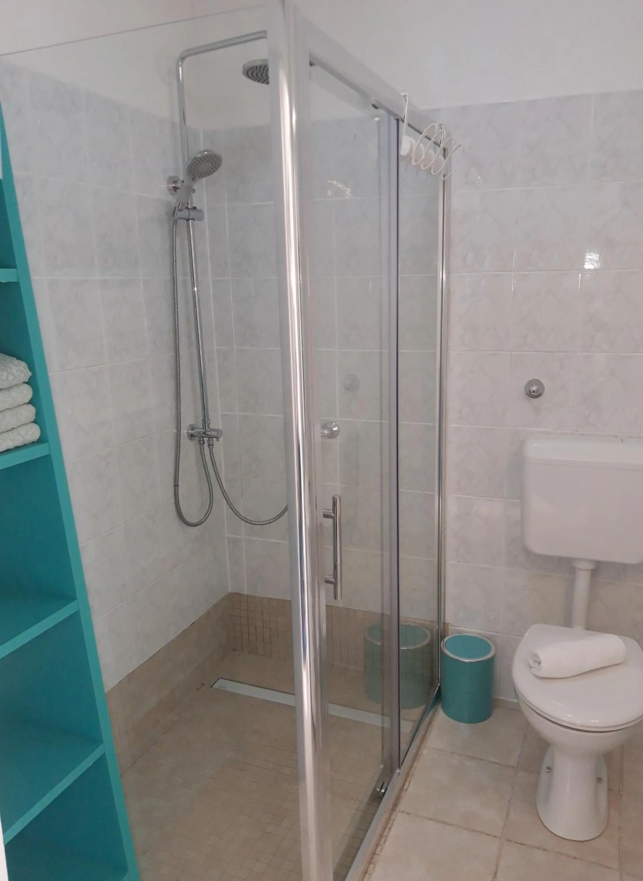 Shower in Apartments Darijana