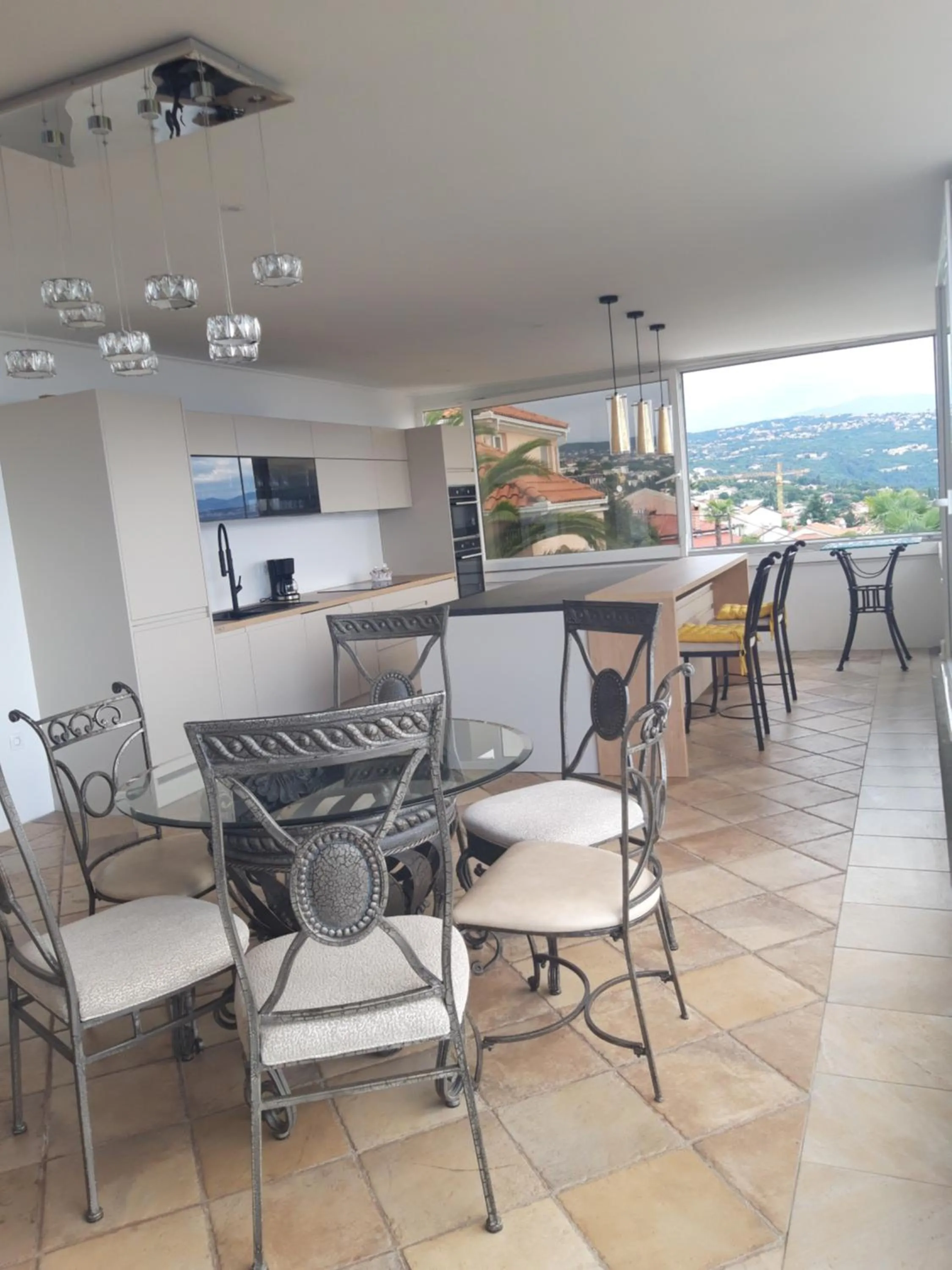Dining area in Apartments Darijana