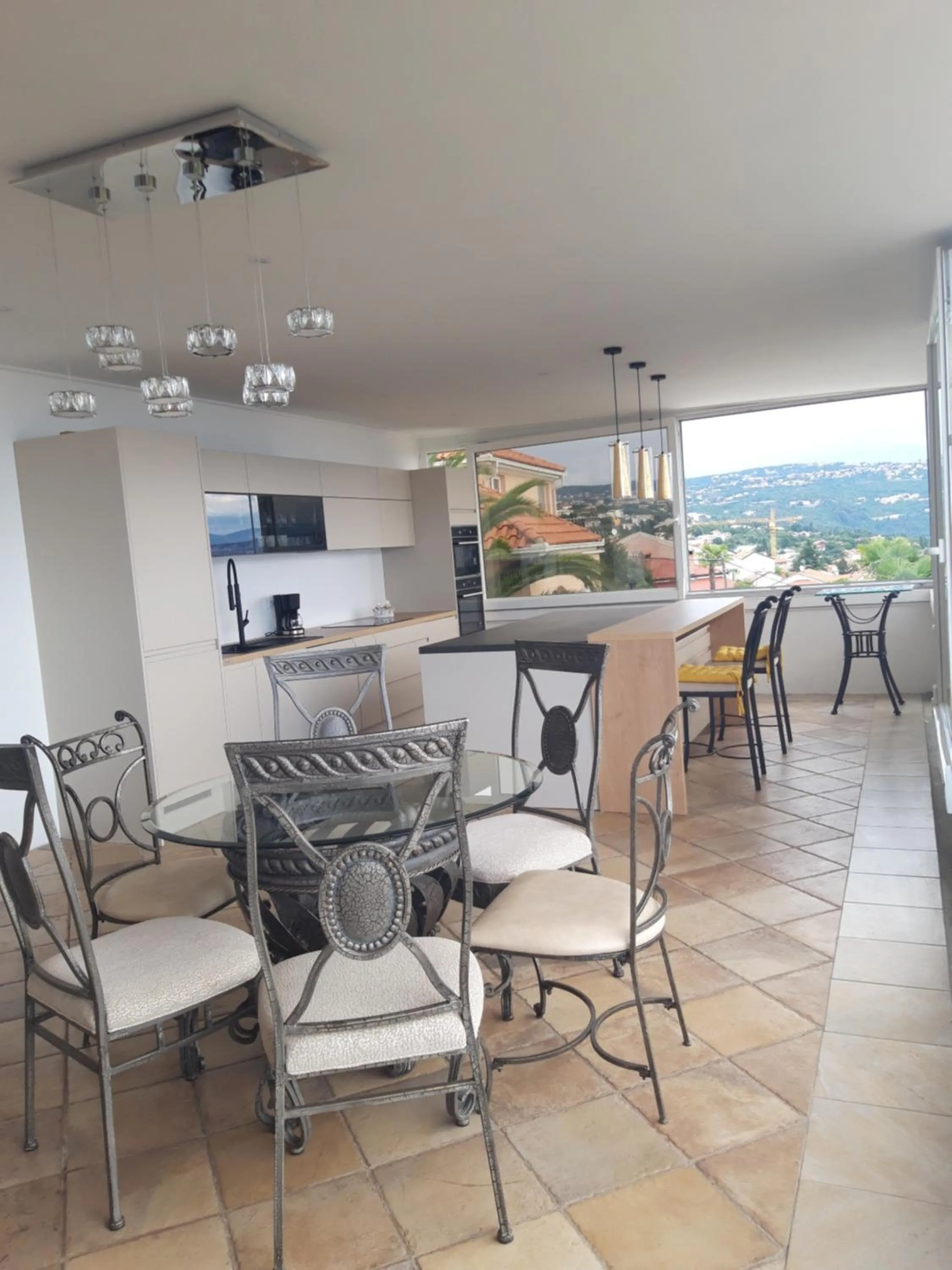 Dining area in Apartments Darijana