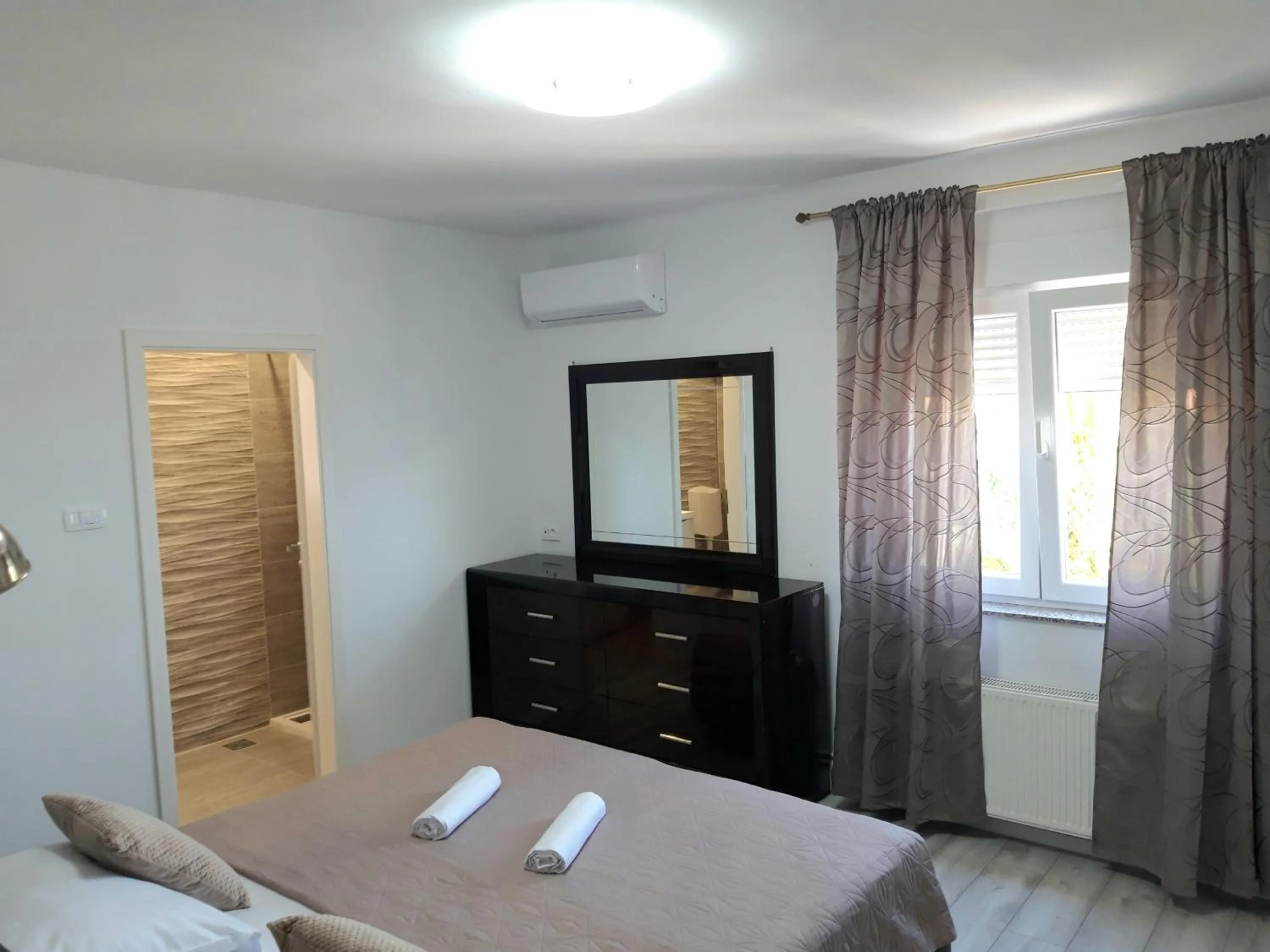 Bedroom, Bed in Apartments Darijana