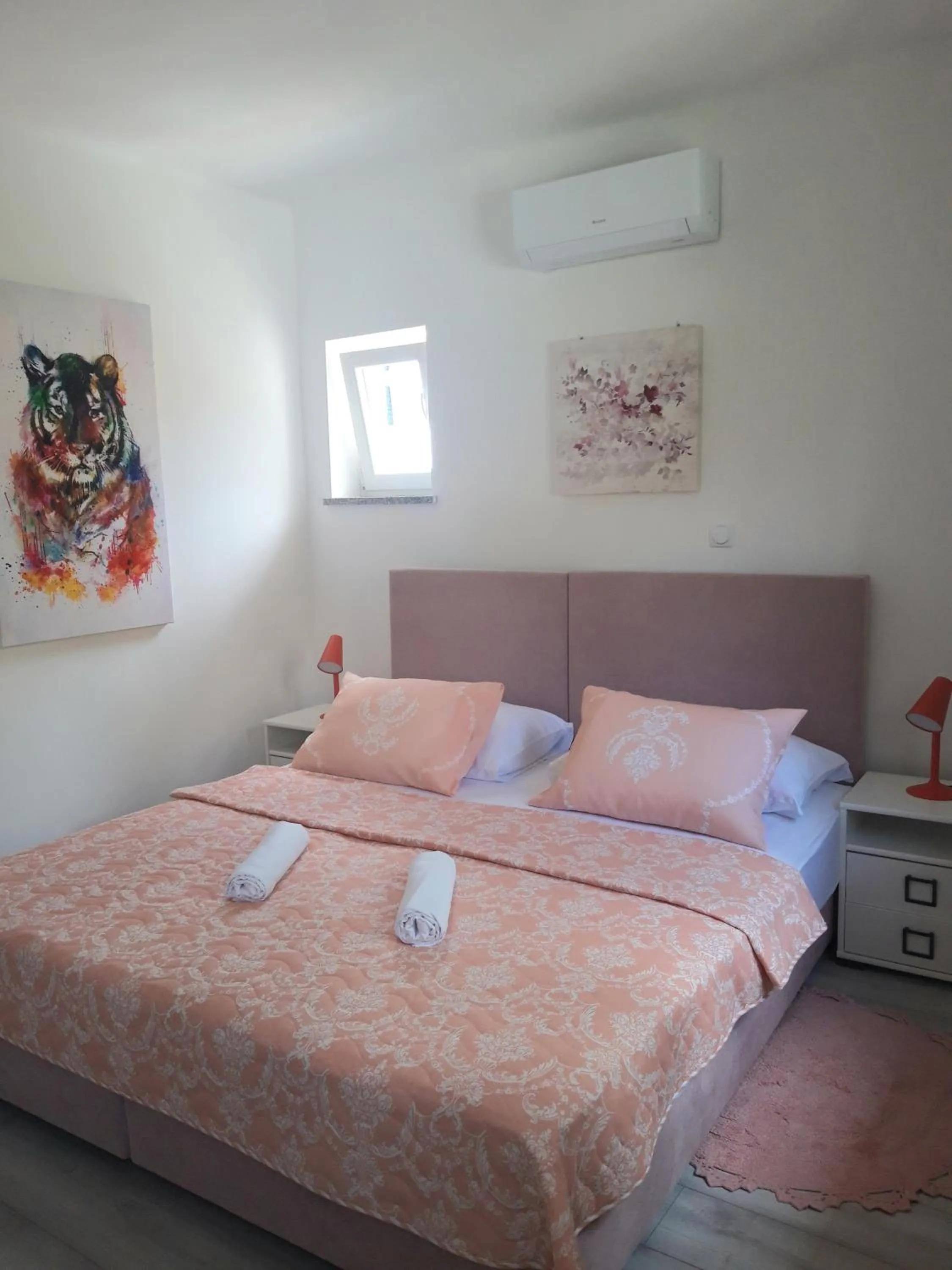 Bedroom, Bed in Apartments Darijana