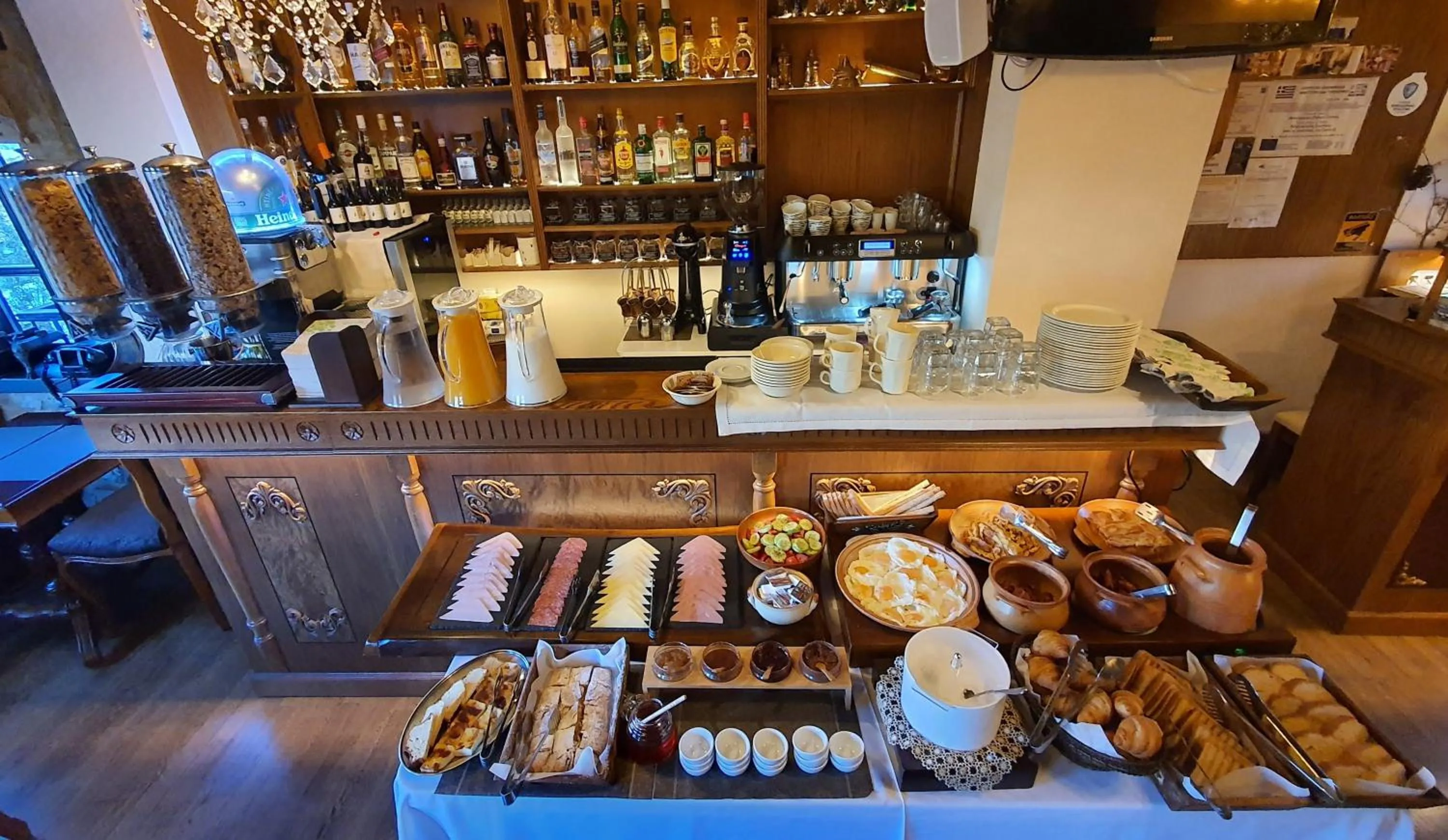 Breakfast in En Dimitsani