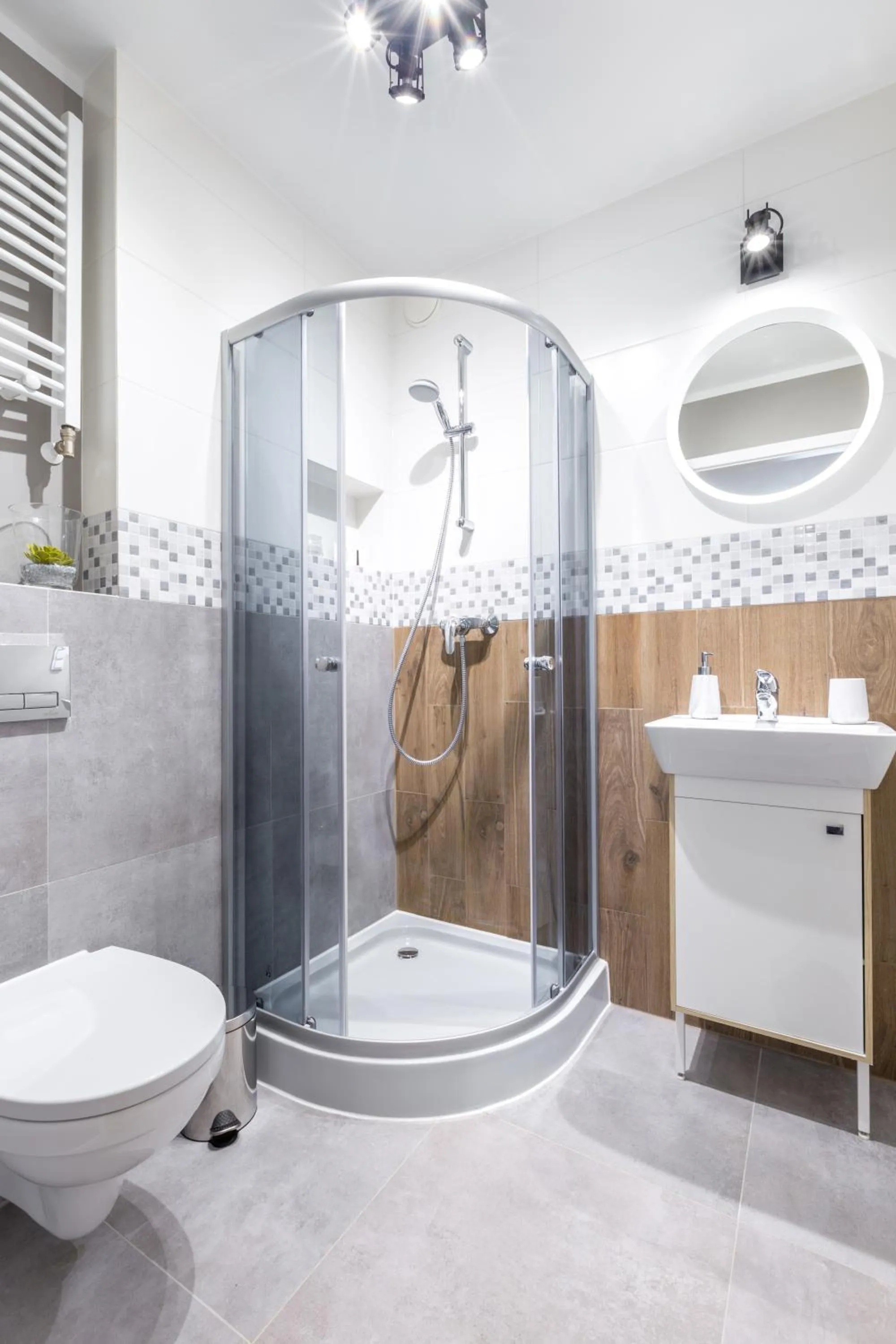 Shower in Friendhouse Apartments Vistula&Wawel