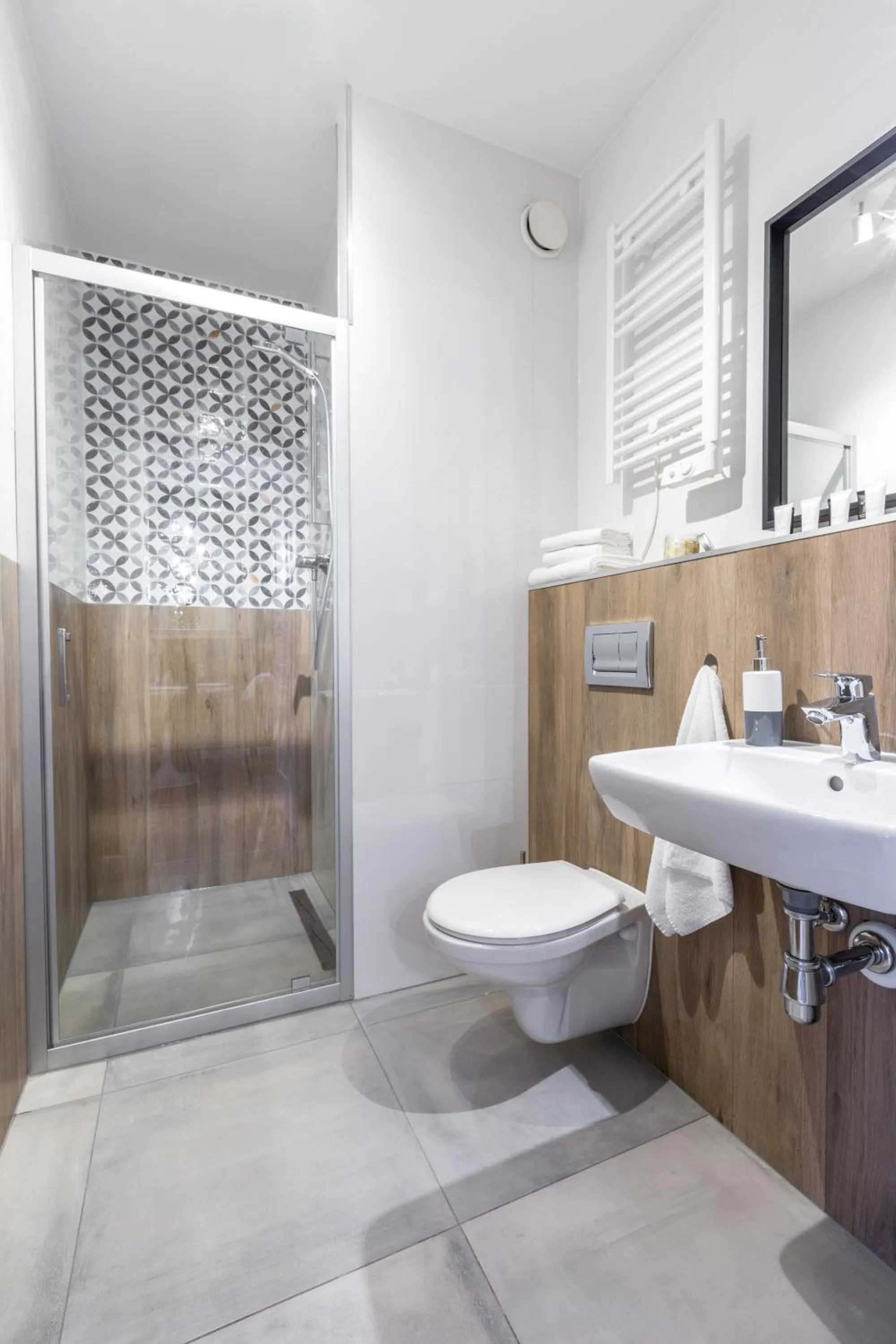 Shower in Friendhouse Apartments Vistula&Wawel