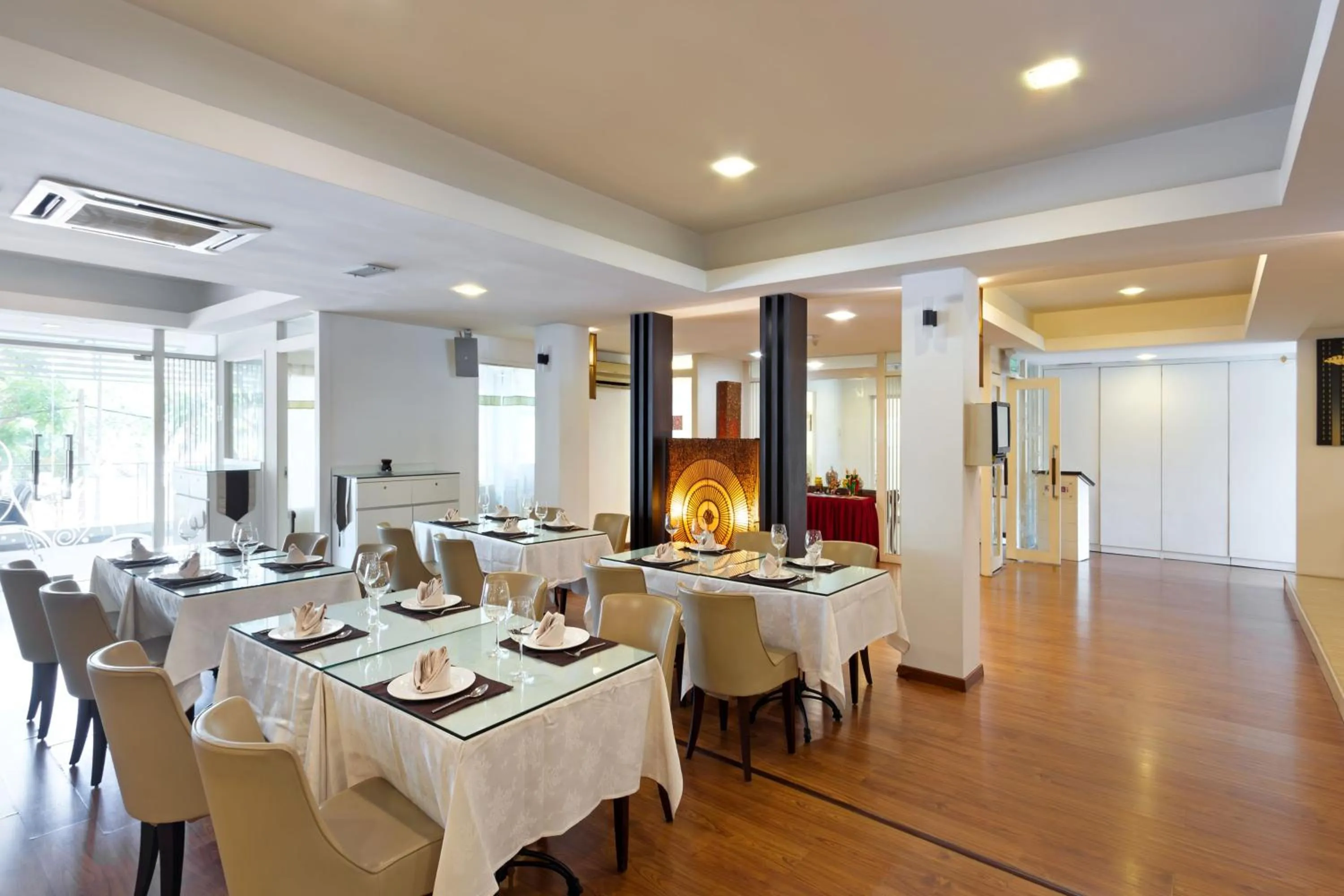 Restaurant/places to eat in Kings Hotel Melaka