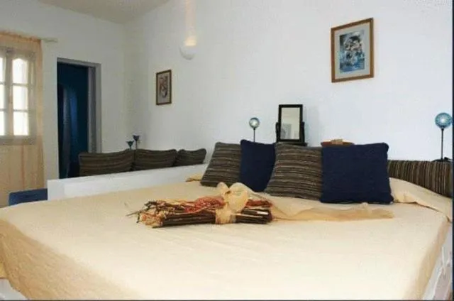 Photo of the whole room, Bed in Tzekos Villas