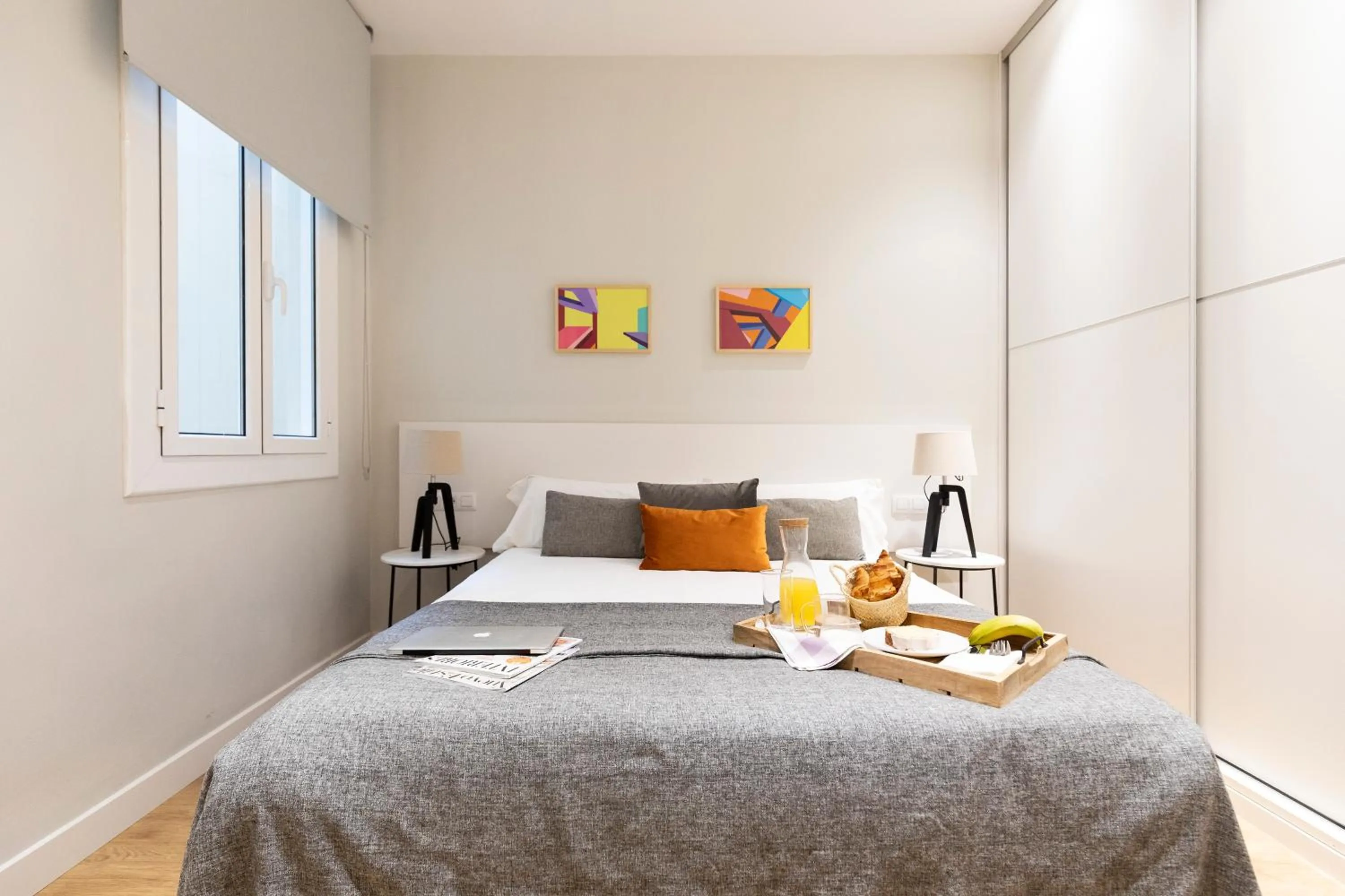 Bed in Aspasios Urquinaona Apartments