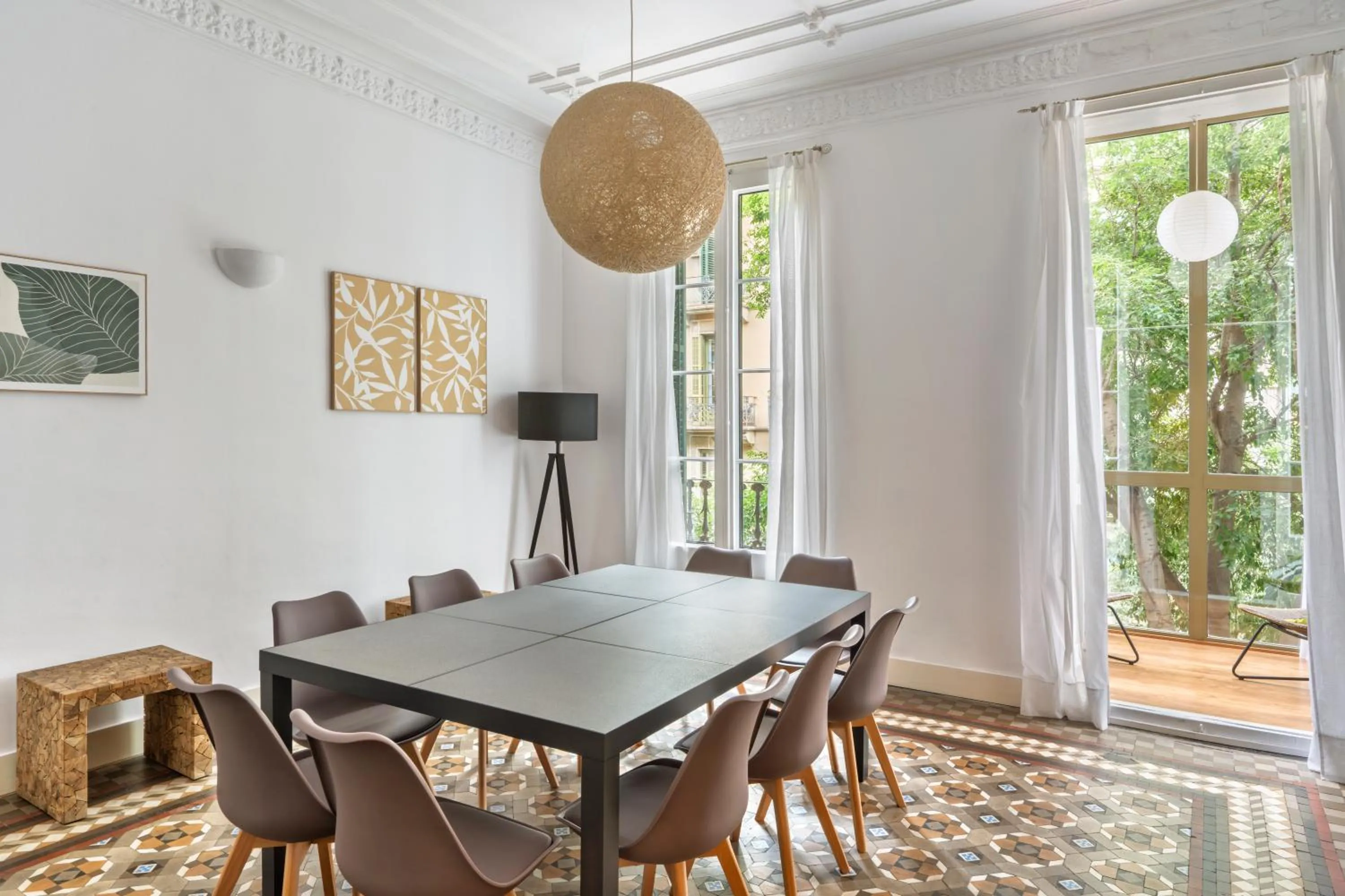 Dining area in Aspasios Urquinaona Apartments