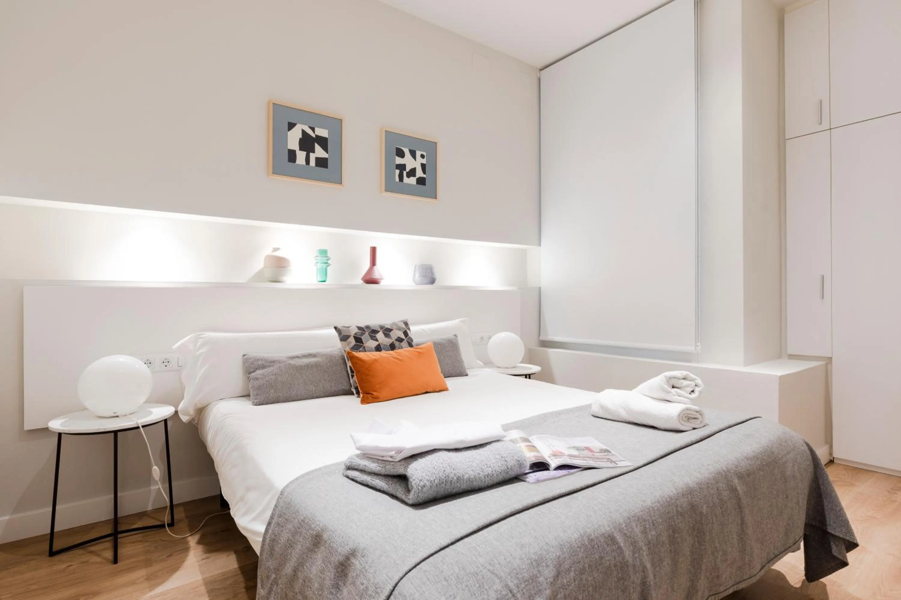 Bed in Aspasios Urquinaona Apartments