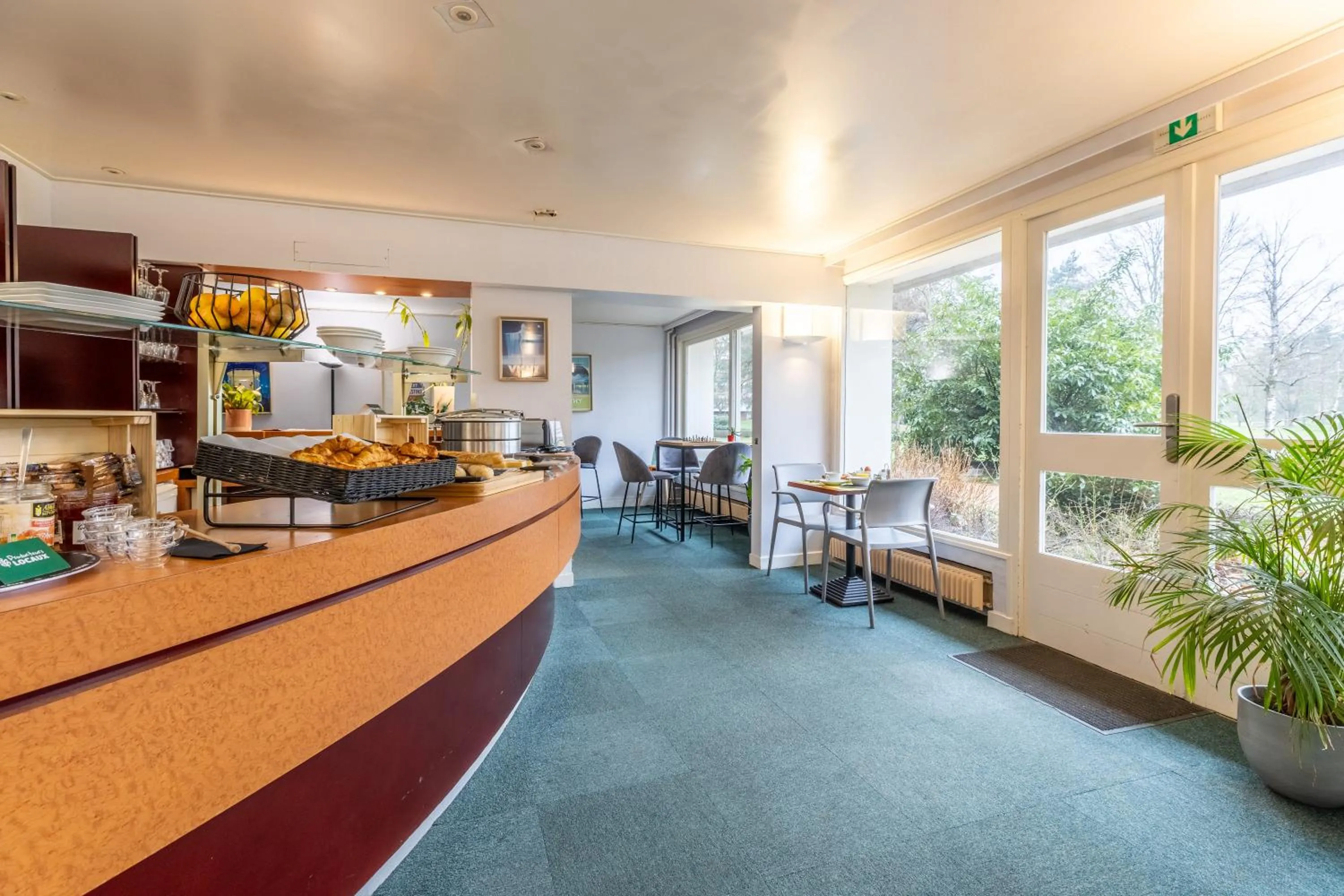 Breakfast in Brit Hotel Le Parc Vichy