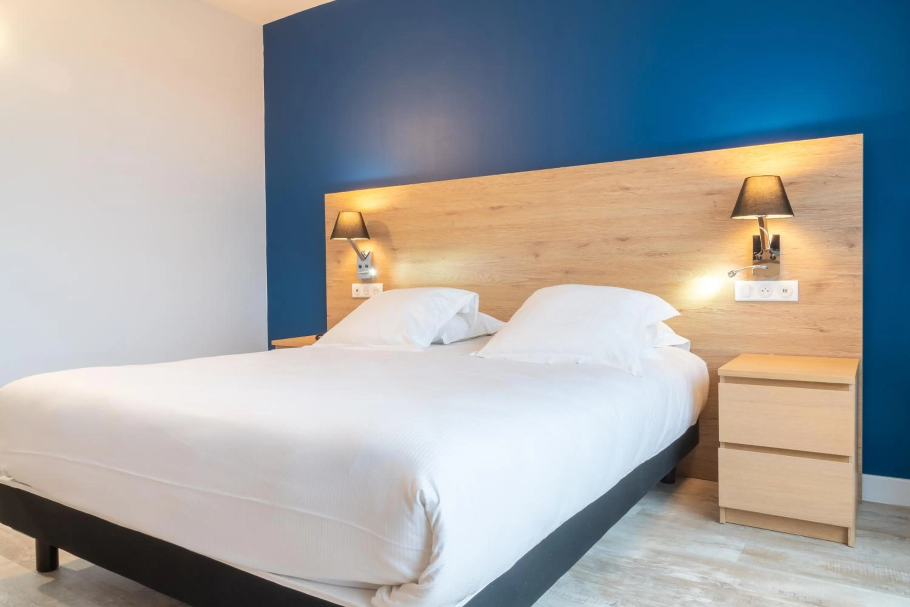 Photo of the whole room, Bed in Brit Hotel Le Parc Vichy