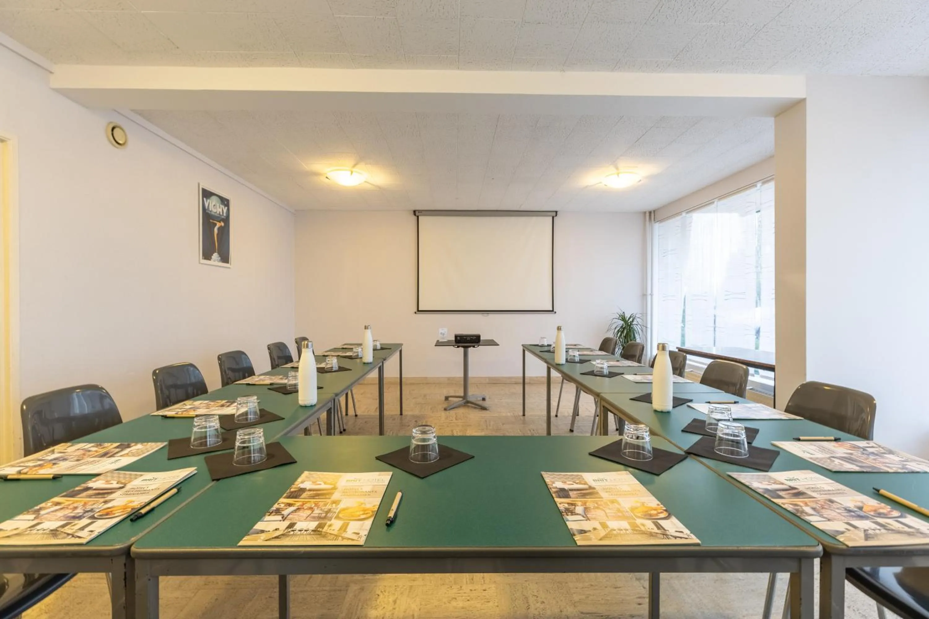 Meeting/conference room in Brit Hotel Le Parc Vichy